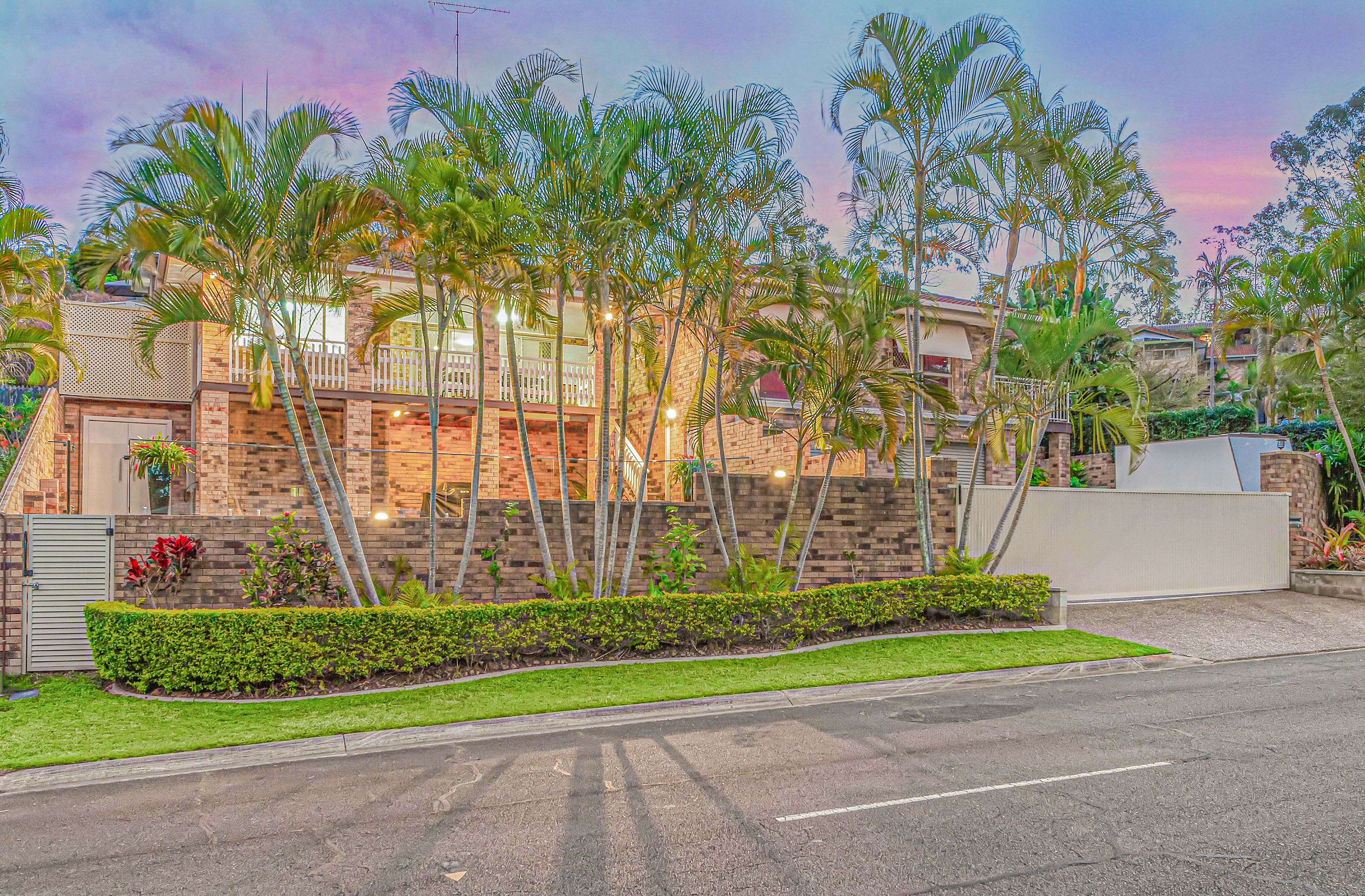 2 Rob Roy Court, Highland Park, QLD 4211