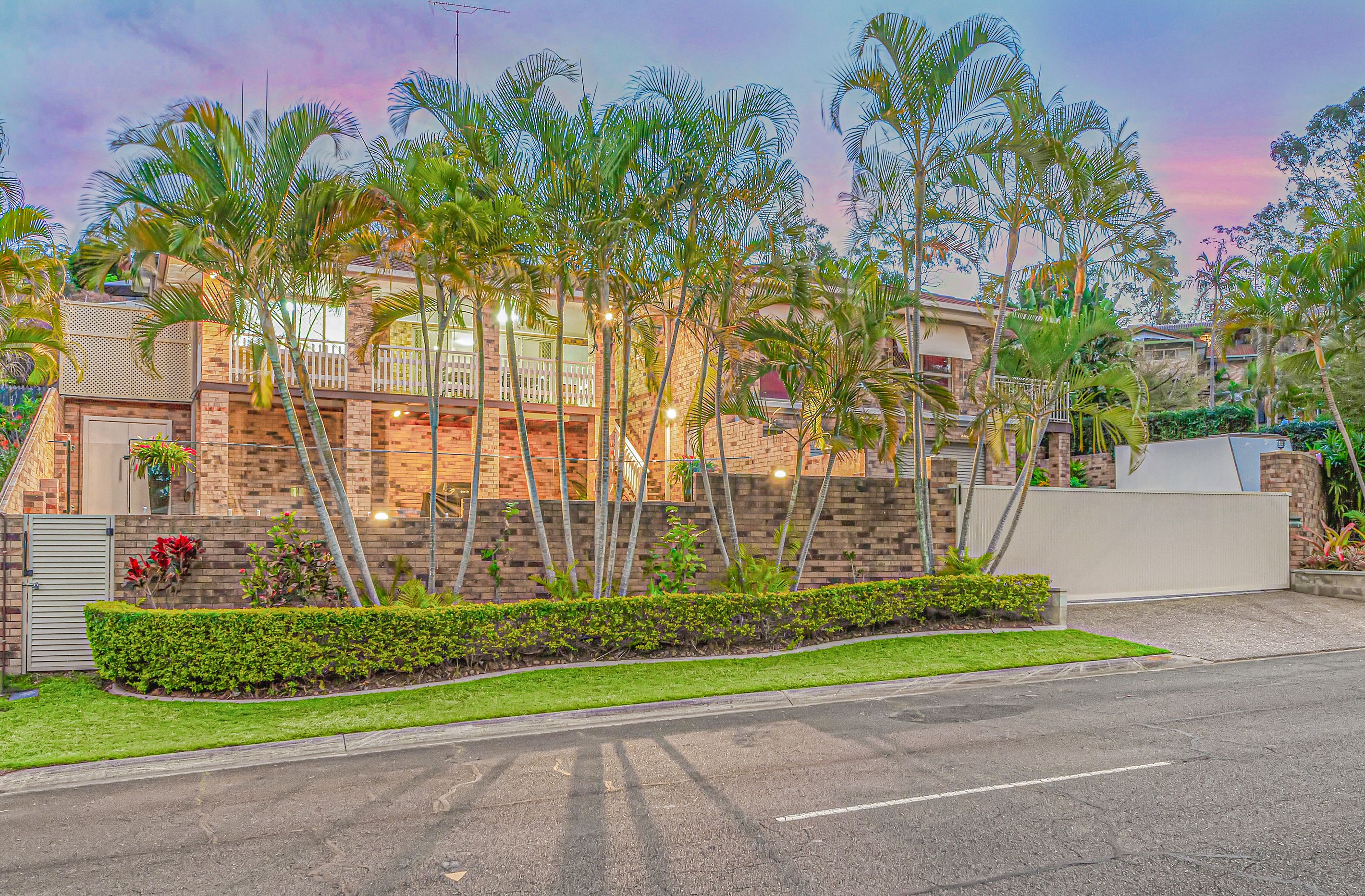 2 Rob Roy Court, Highland Park, QLD 4211