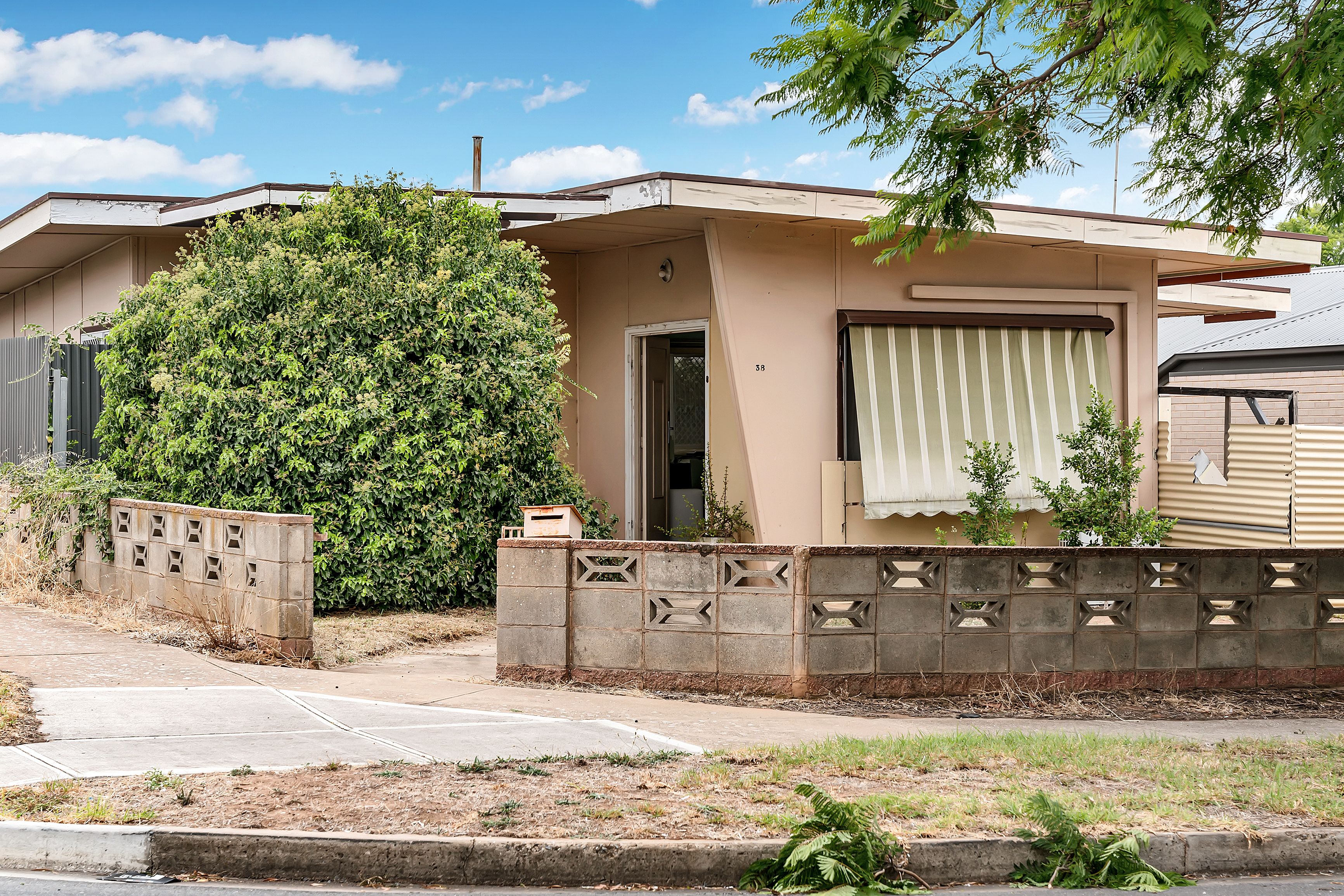 38 Hillsea Avenue, Clearview, SA 5085