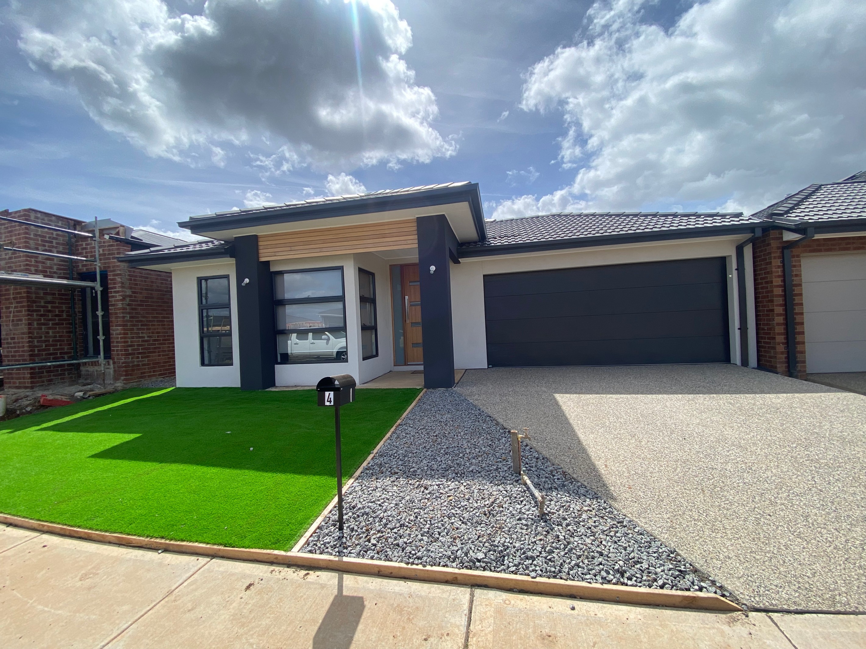 4 Florina Road, FRASER RISE, VIC 3336