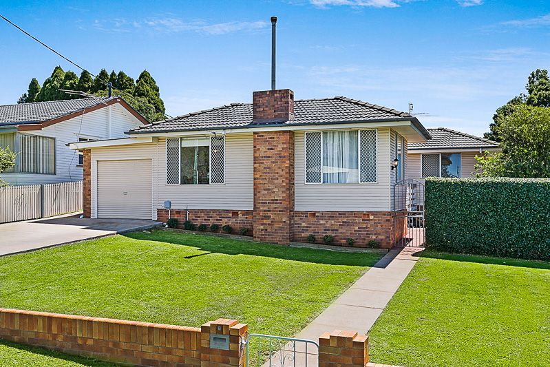7 Schloss Street, Centenary Heights, QLD 4350