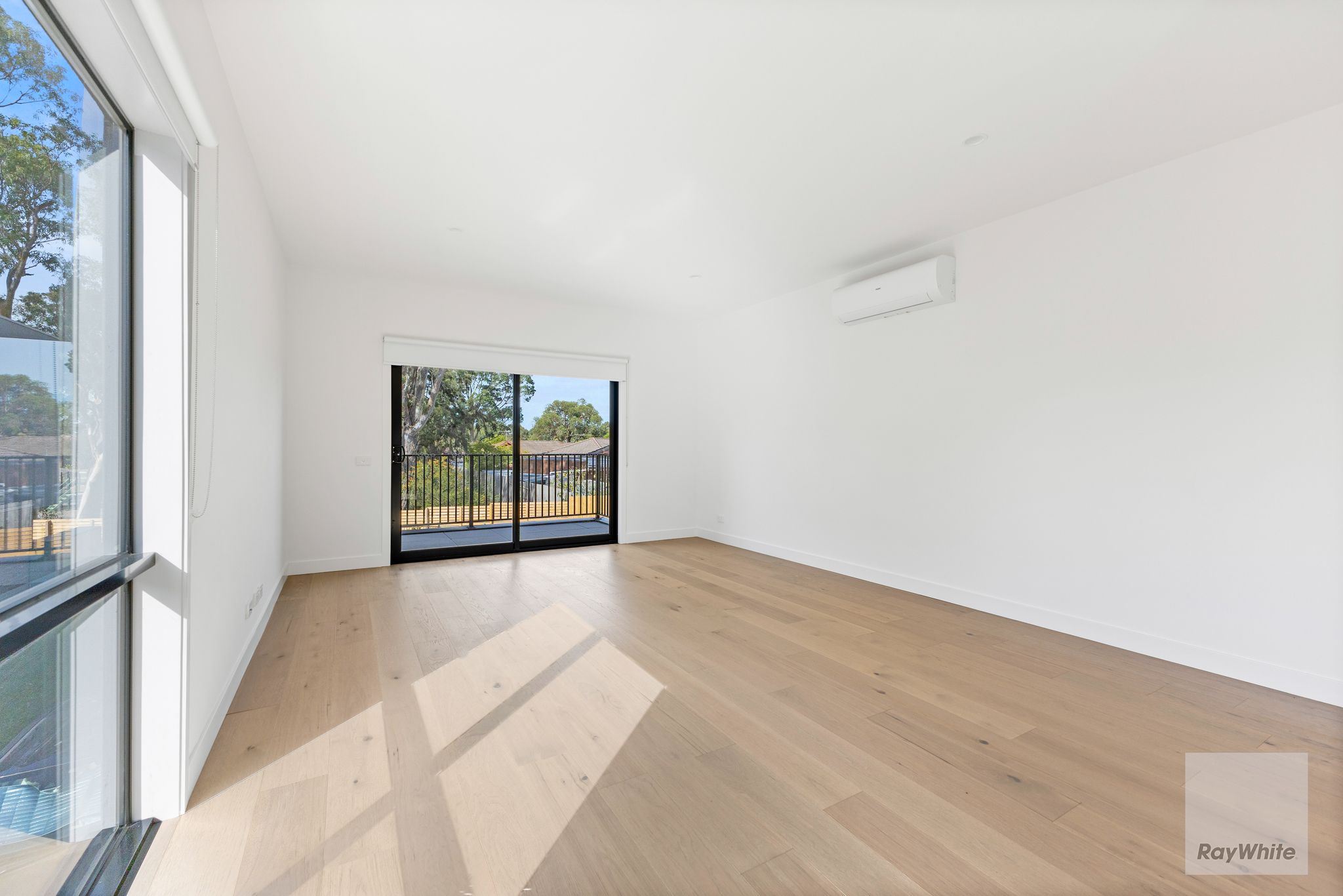 10 Fetta Place, Mill Park, VIC 3082