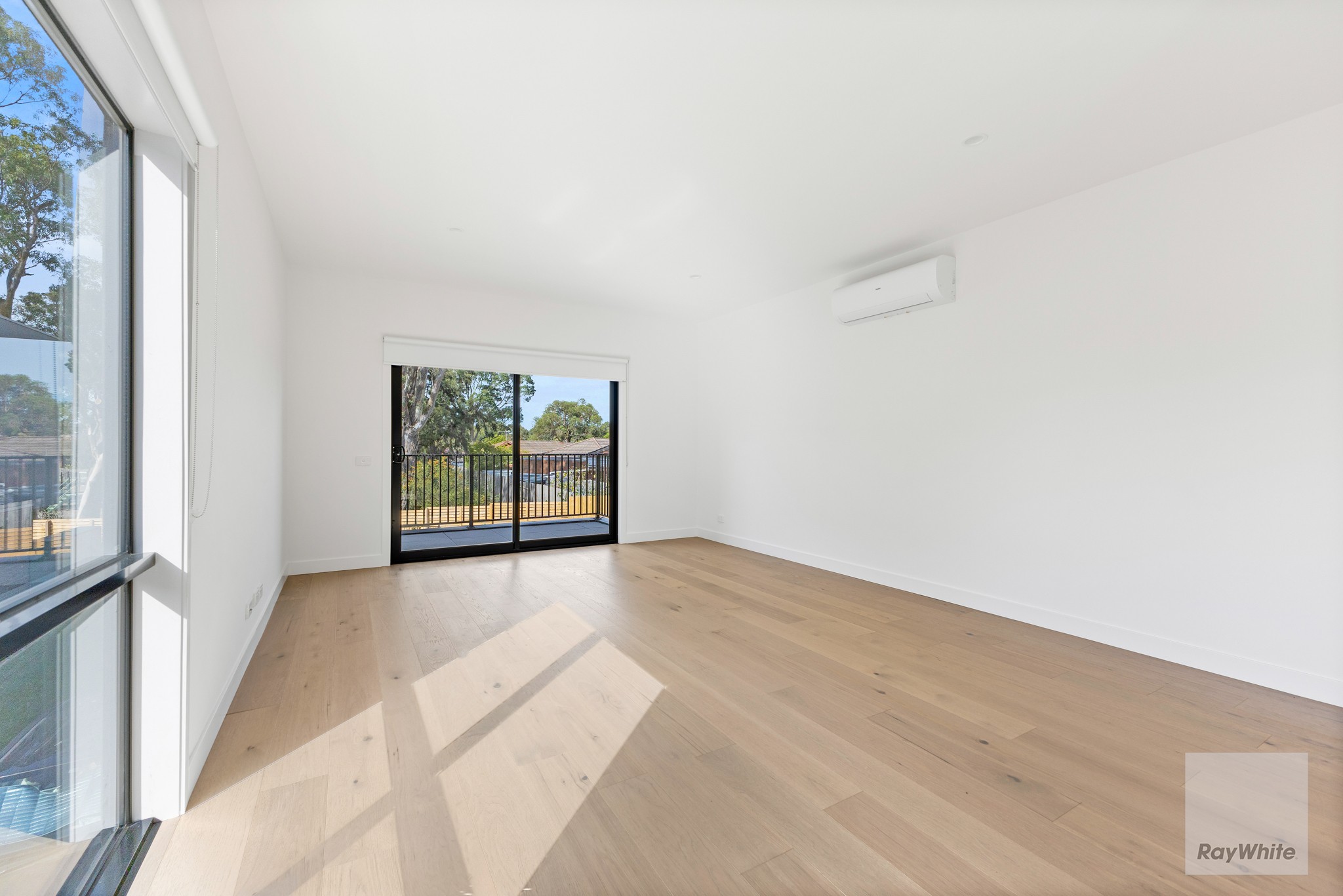 10 Fetta Place, Mill Park, VIC 3082