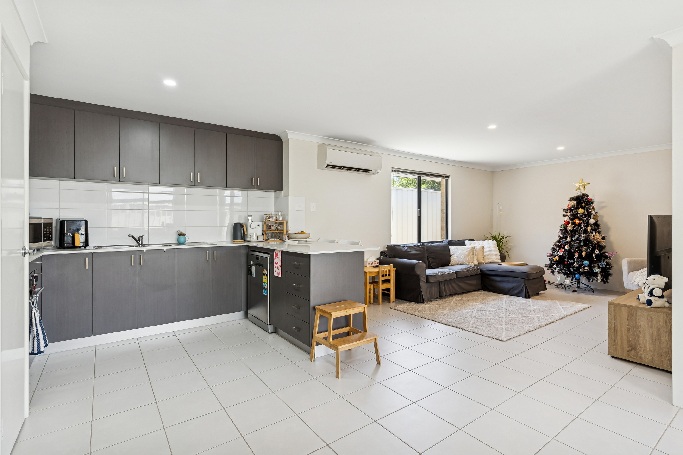 2 Vamoose Way, Meadow Springs, WA 6210