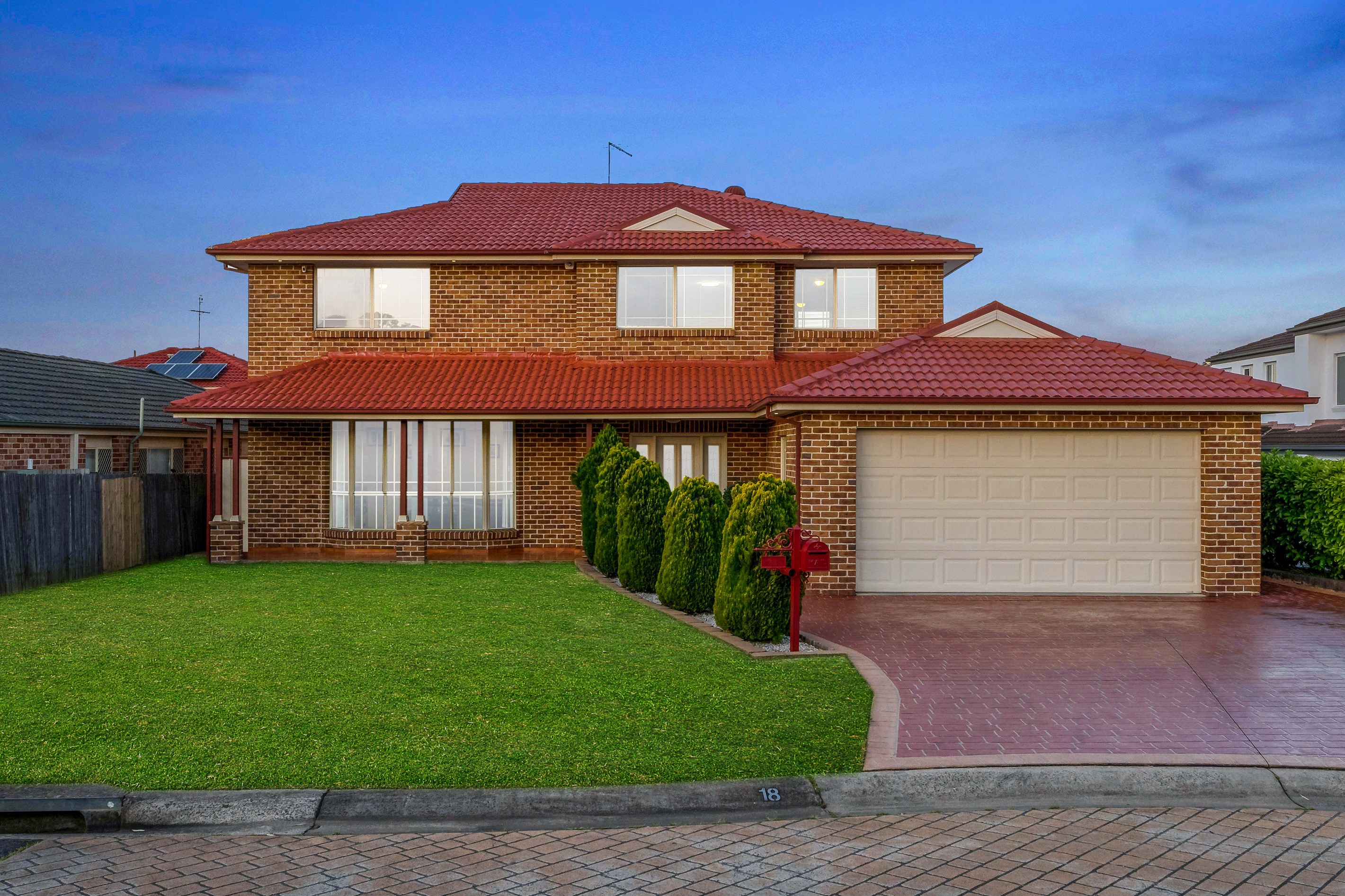 18 Solander Avenue, West Hoxton, NSW 2171