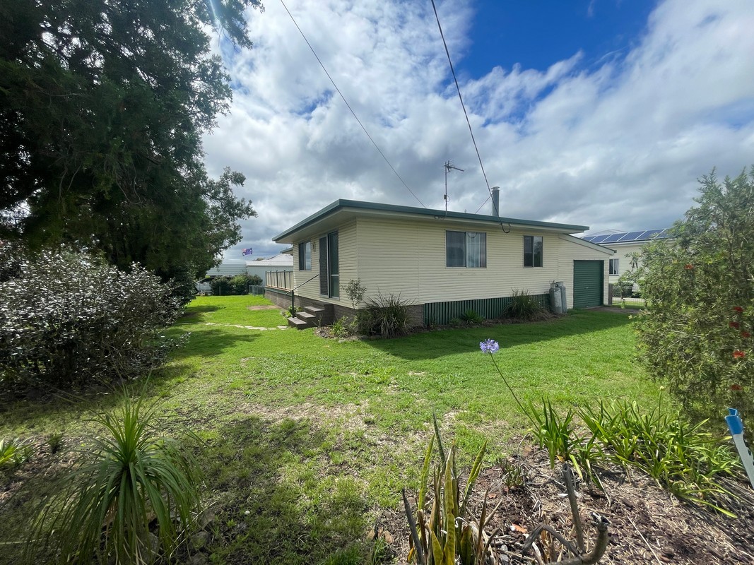 2 Thomas Street, Pittsworth, QLD 4356