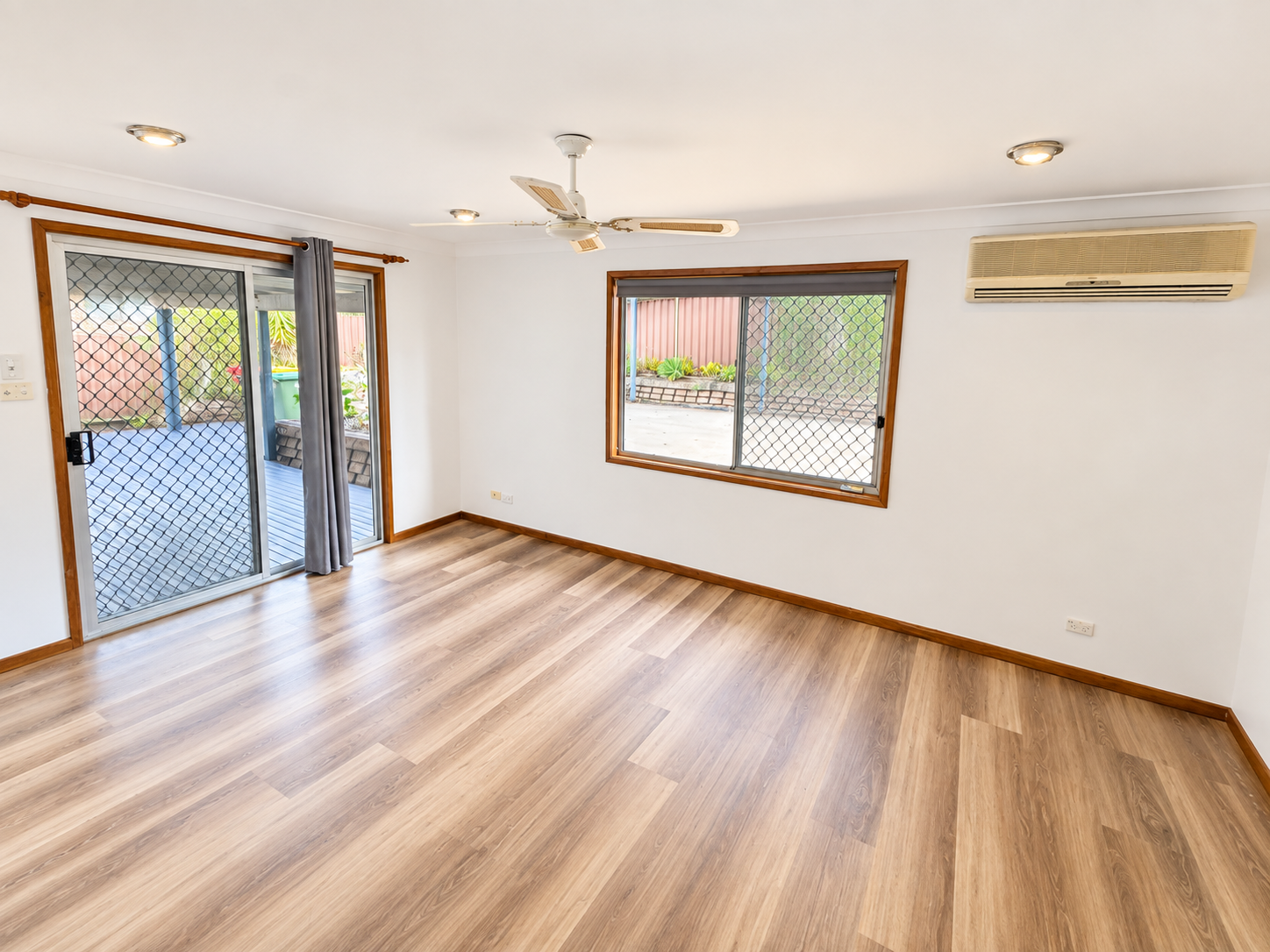 2 Leeward Close — photo 6 of 10
