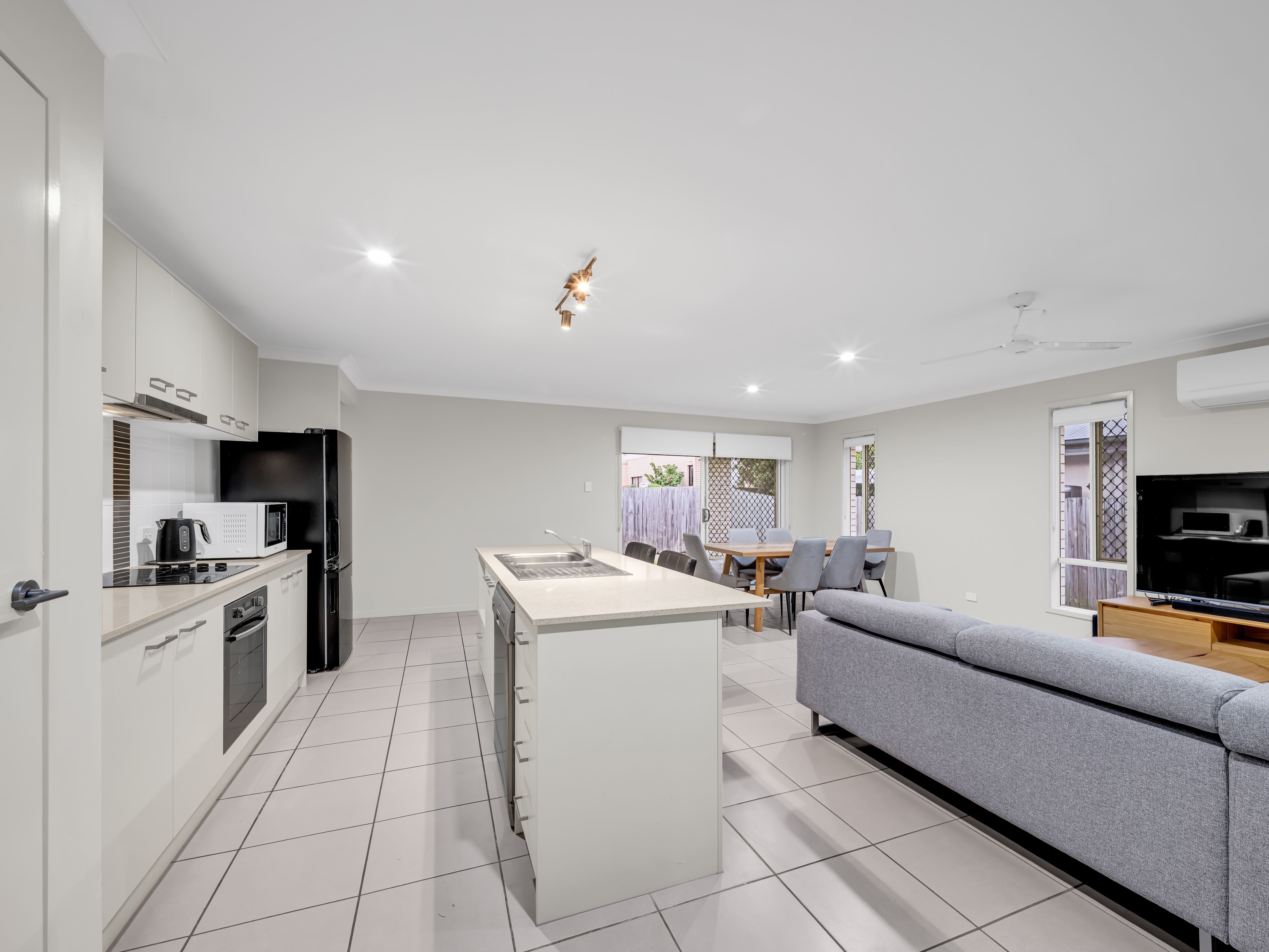 27 Woodgate Street — photo 7 of 18