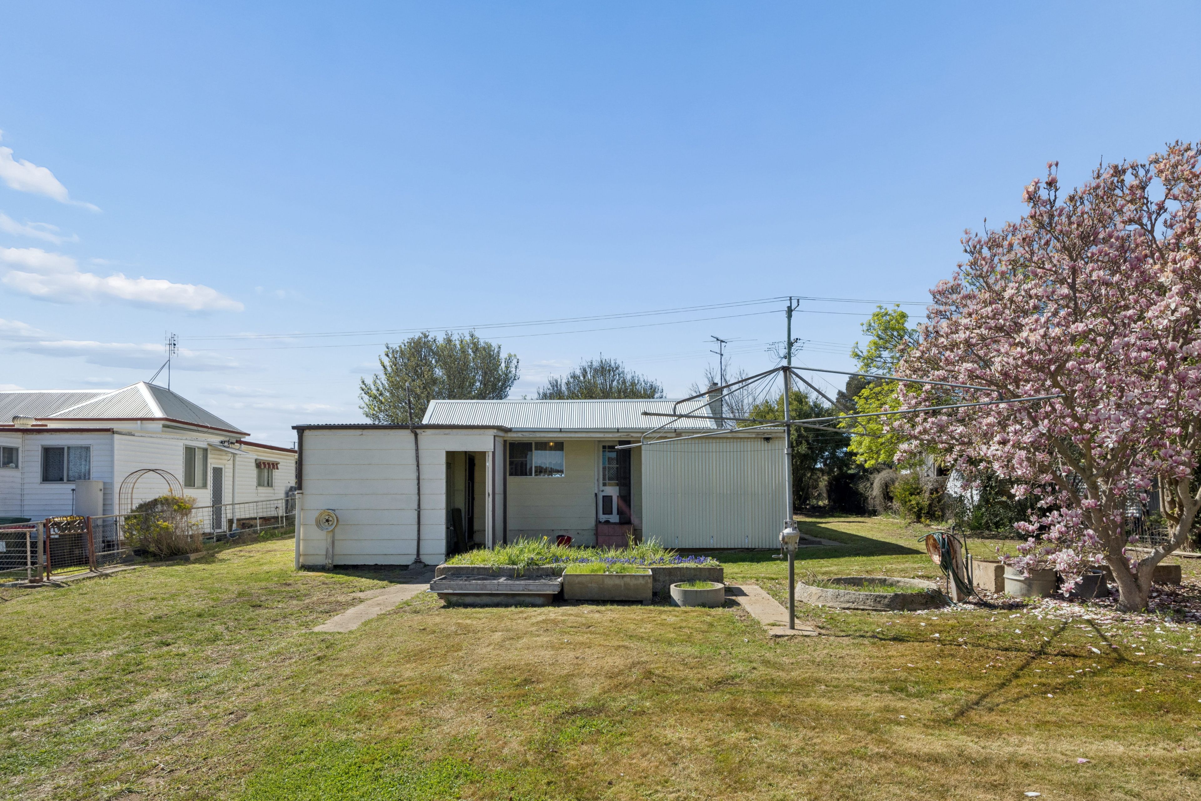 100 Clarke Street, Harden, NSW 2587