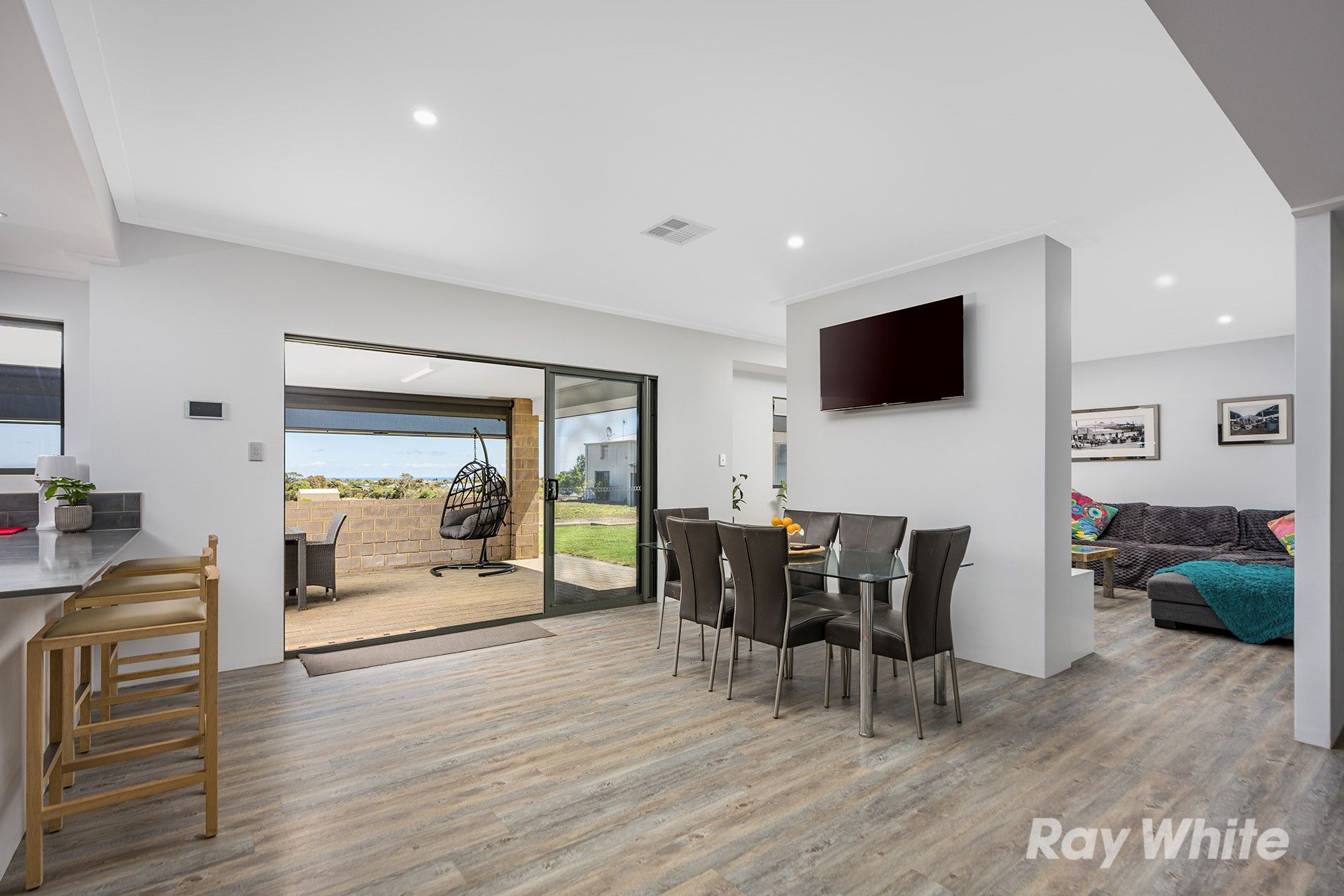302 Eliza Shaw Drive — photo 4 of 30