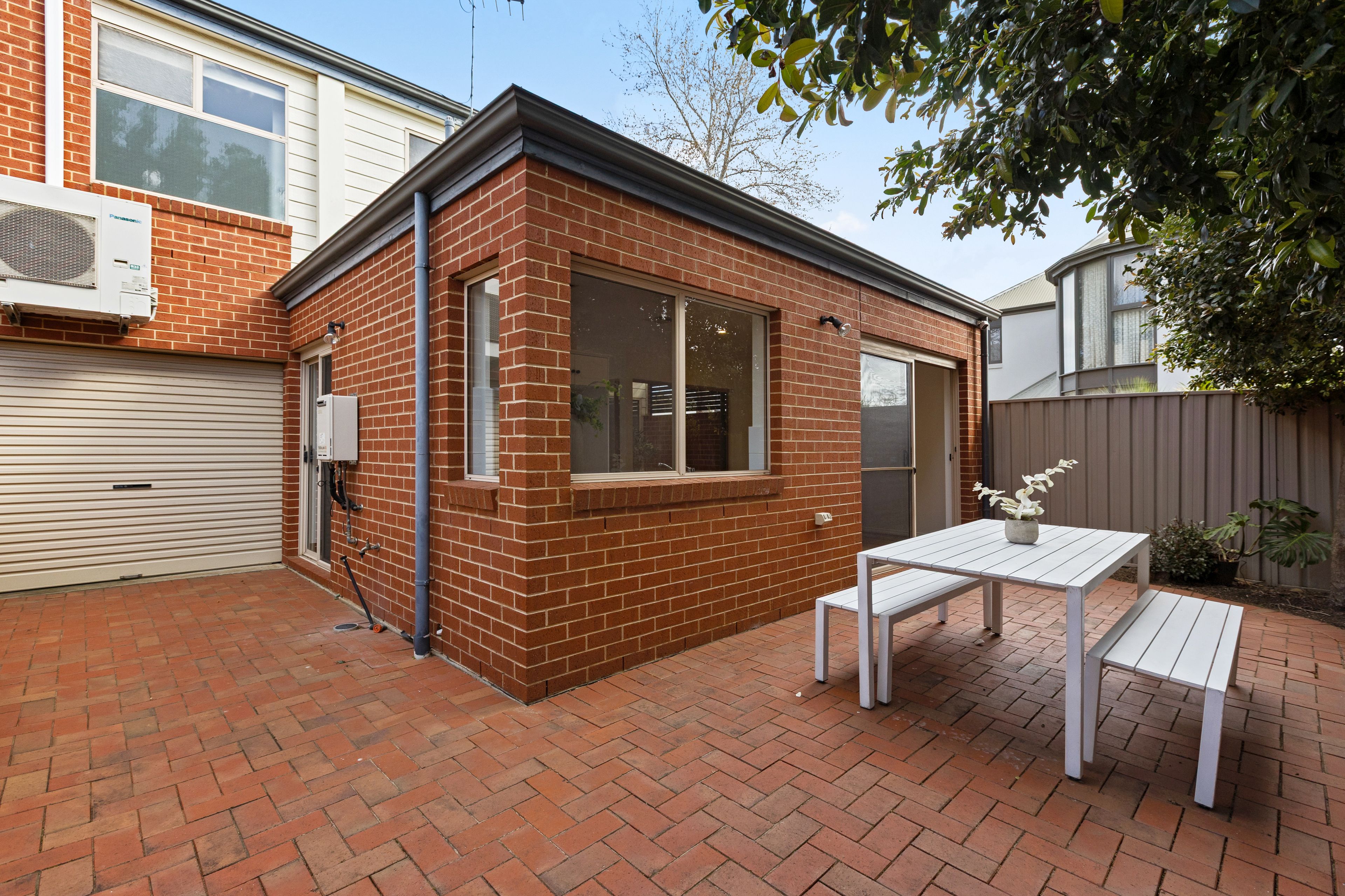 42 Victoria Street — photo 11 of 15