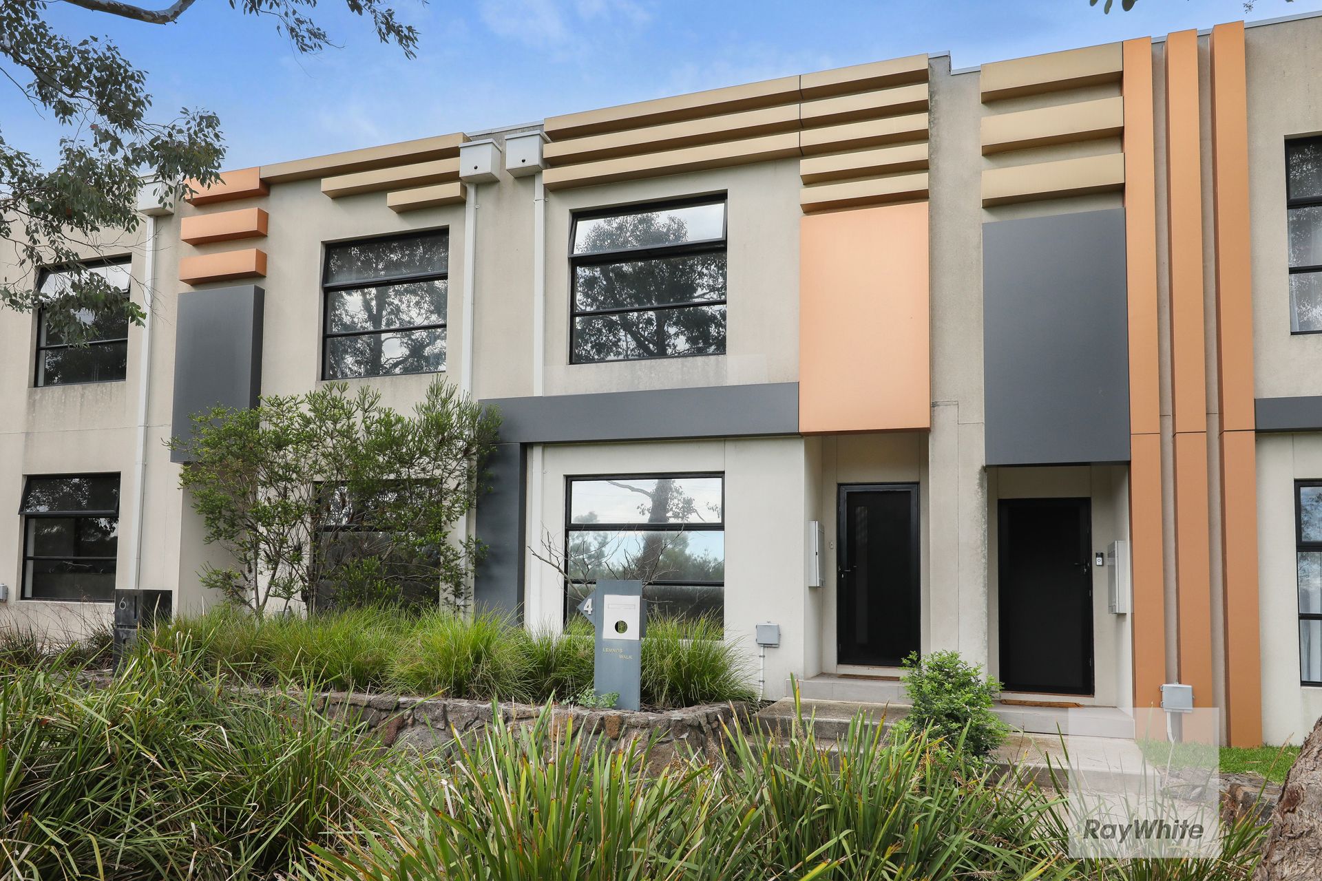 4 Lemnos Walk, Greenvale, VIC 3059