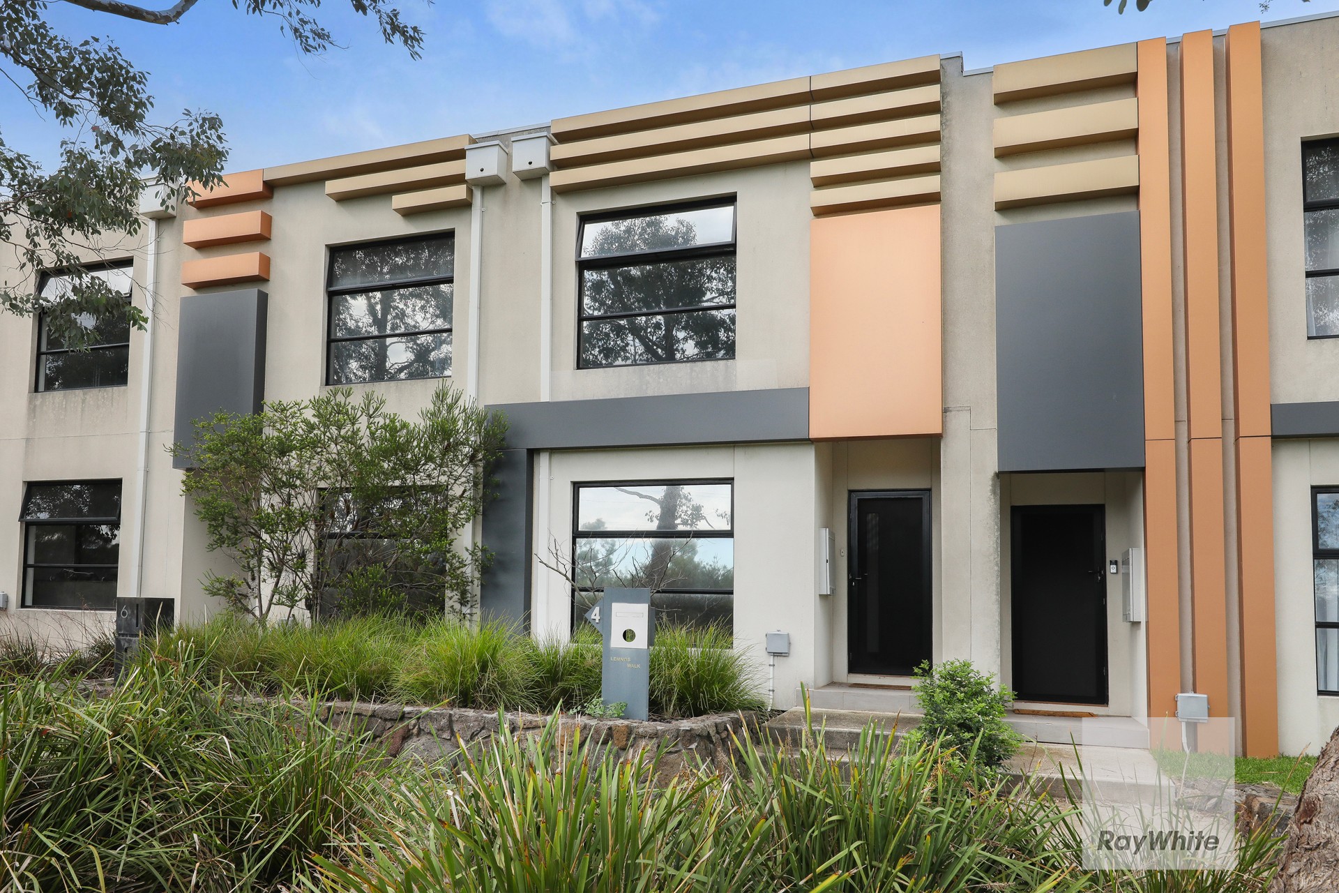 4 Lemnos Walk, Greenvale, VIC 3059