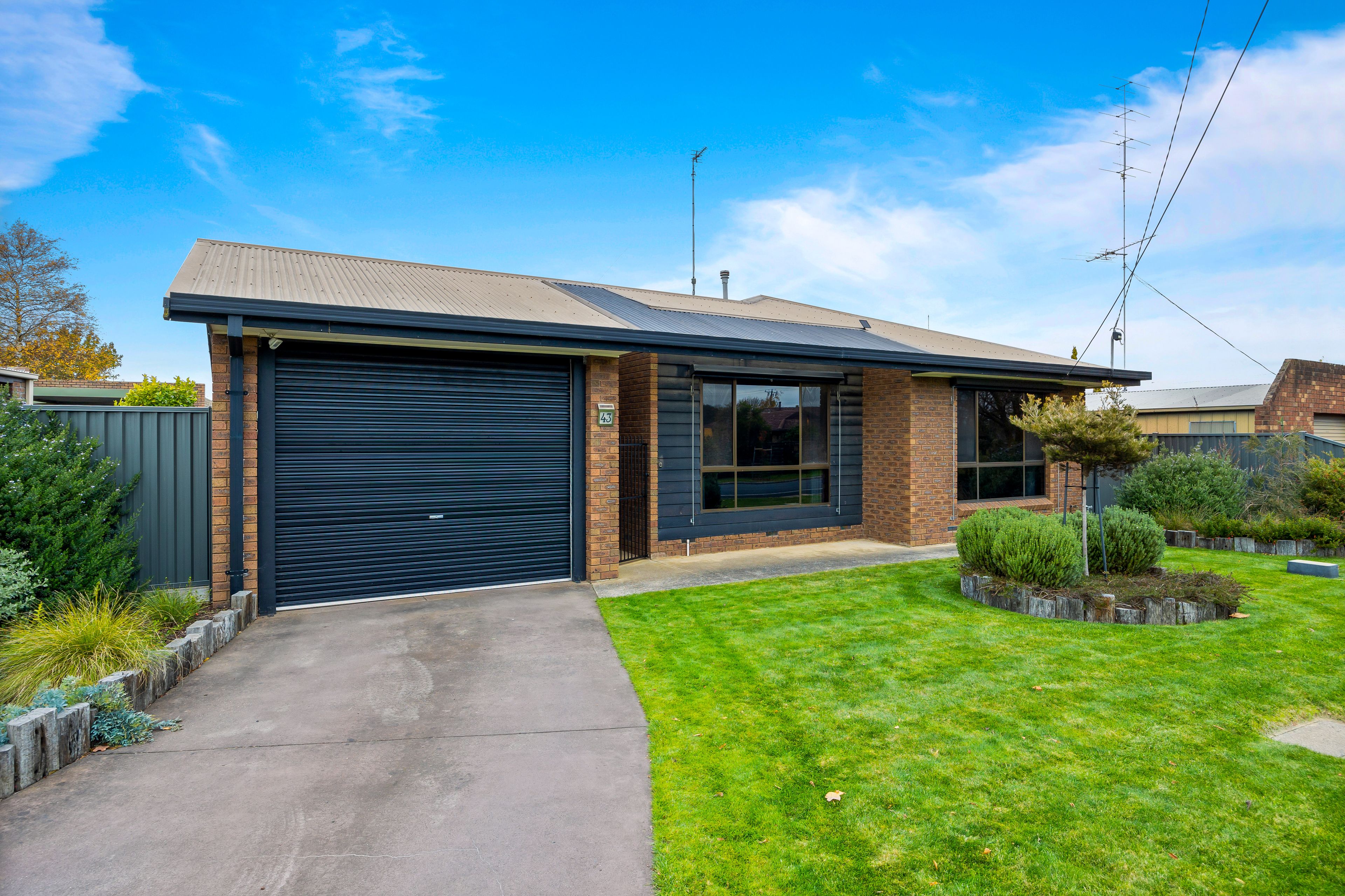 43 Jasmine Drive, Delacombe  Victoria  3356, Australia