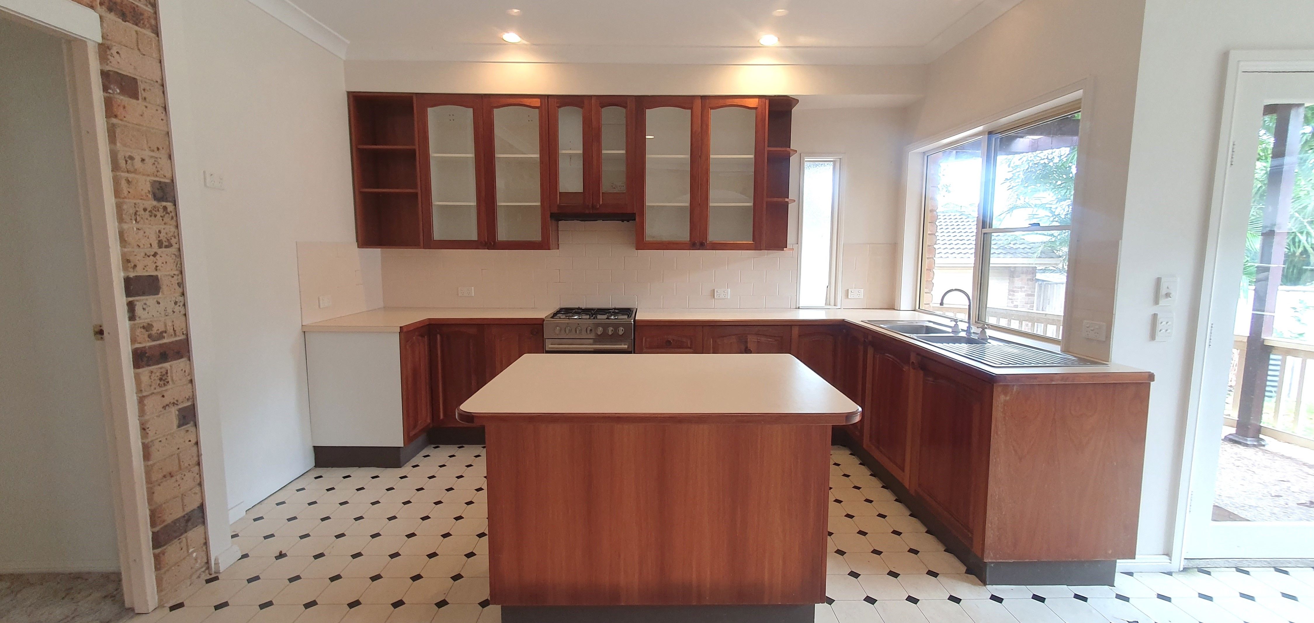 135 Bateau Bay Road, Bateau Bay, NSW 2261