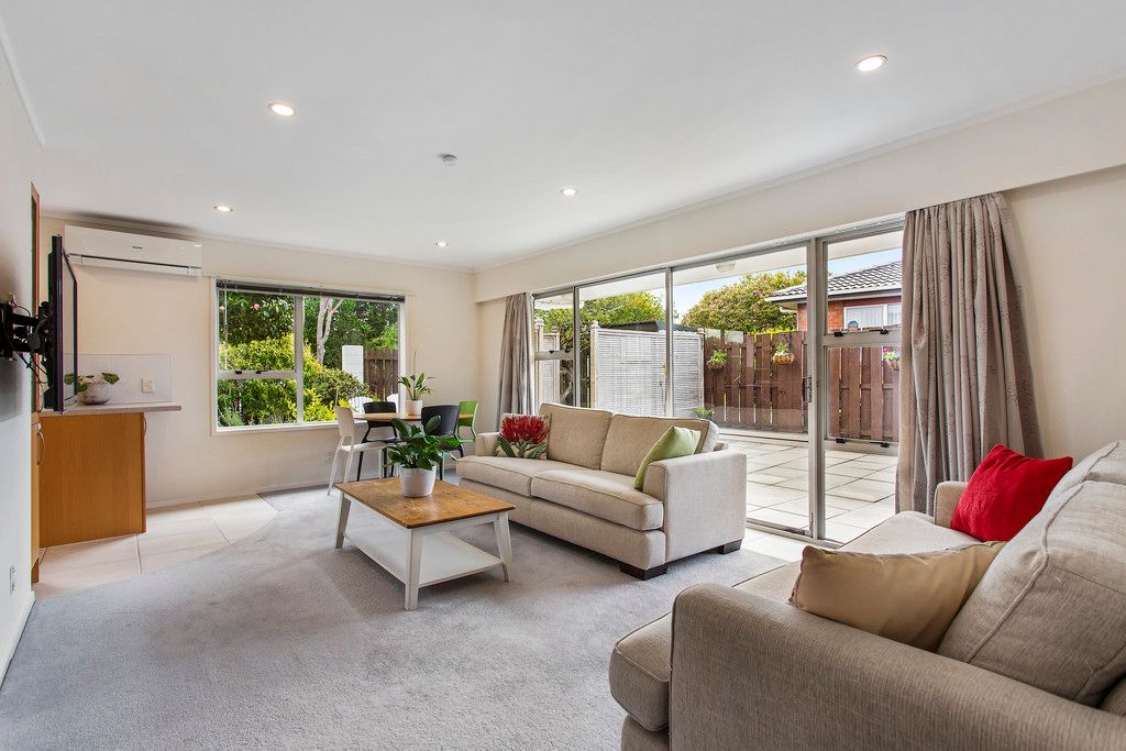 1/8 Liam Place, Half Moon Bay, Manukau City