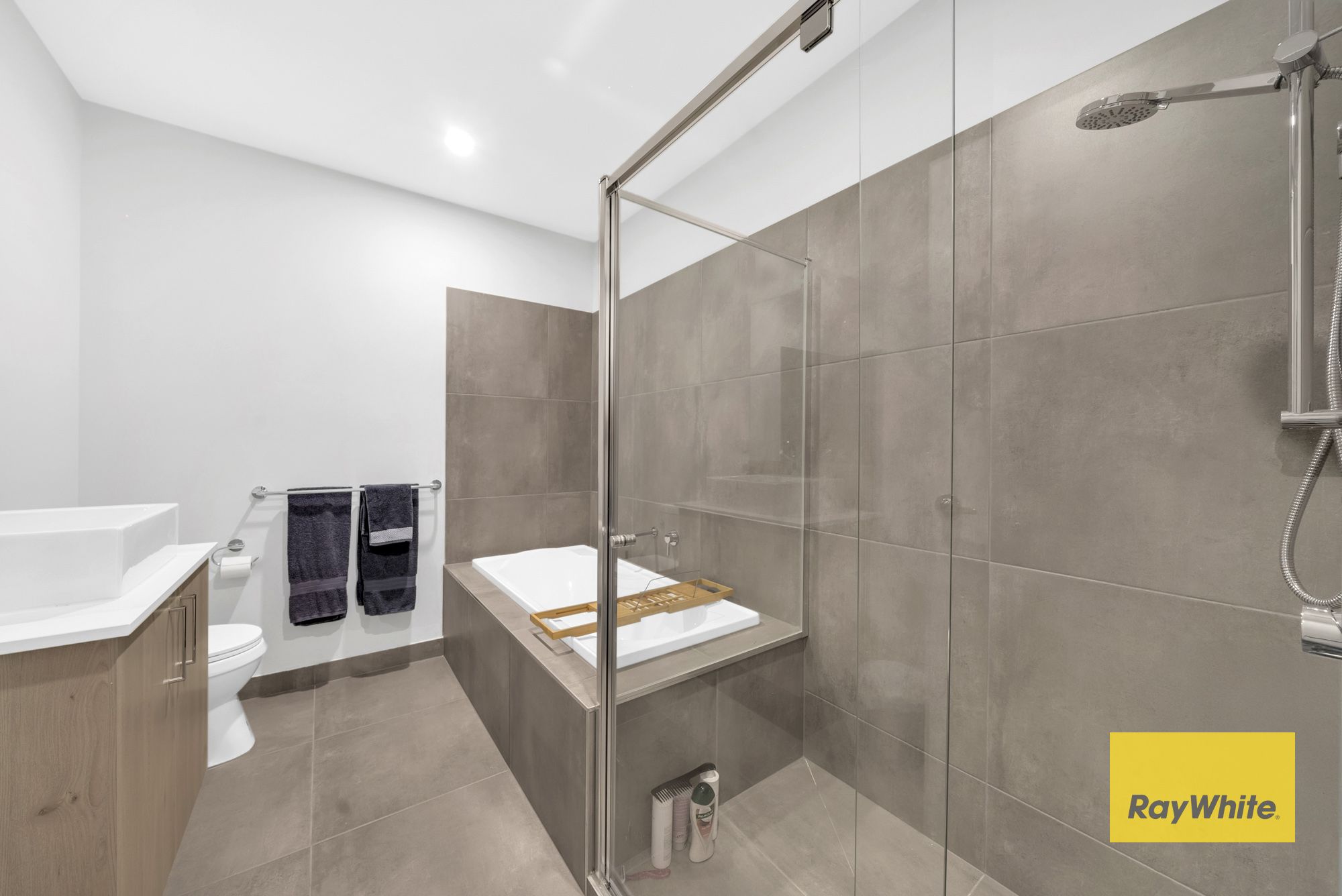 50 Hawkesbury Drive — photo 9 of 12