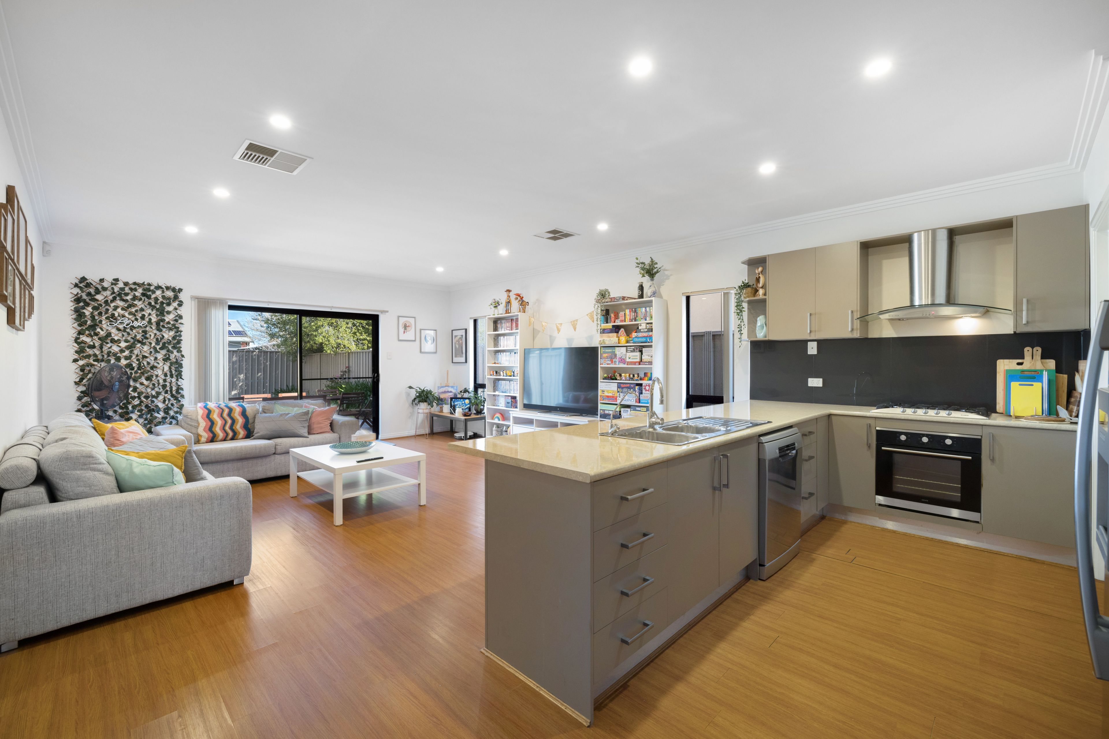 18A Tiparra Avenue, Park Holme, SA 5043