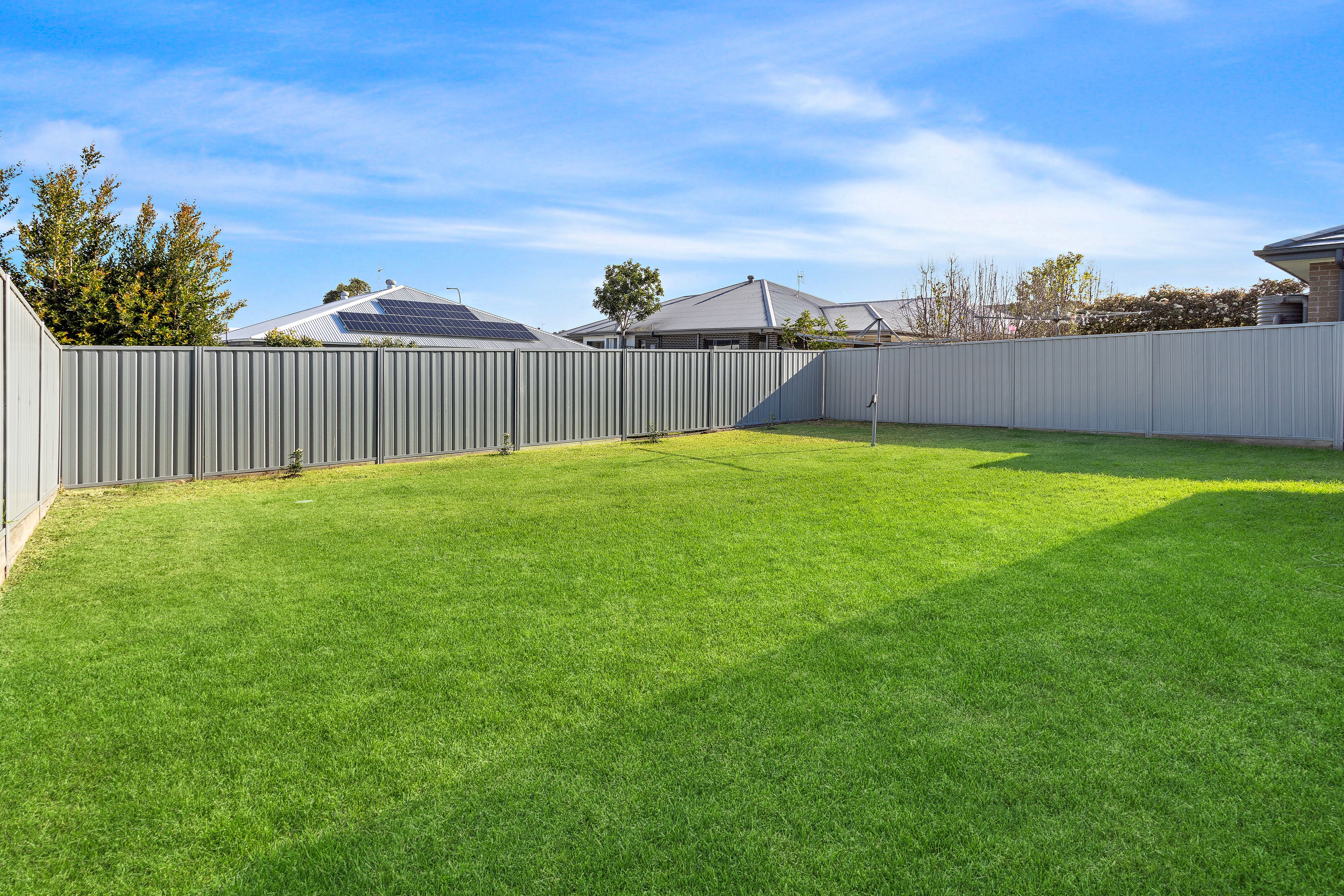 102 Caladenia Crescent — photo 17 of 20