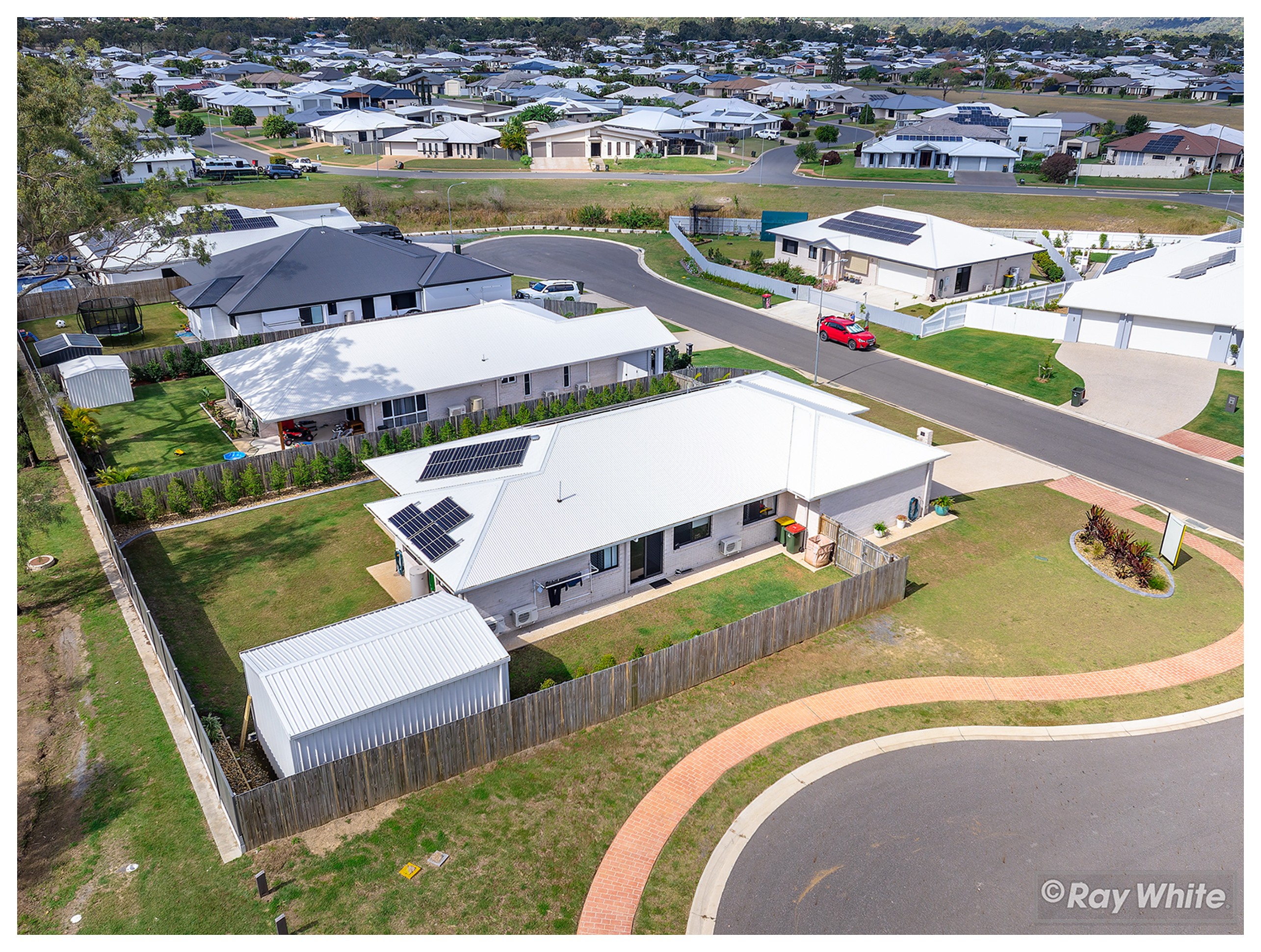 1 Hovea Court, Norman Gardens, QLD 4701