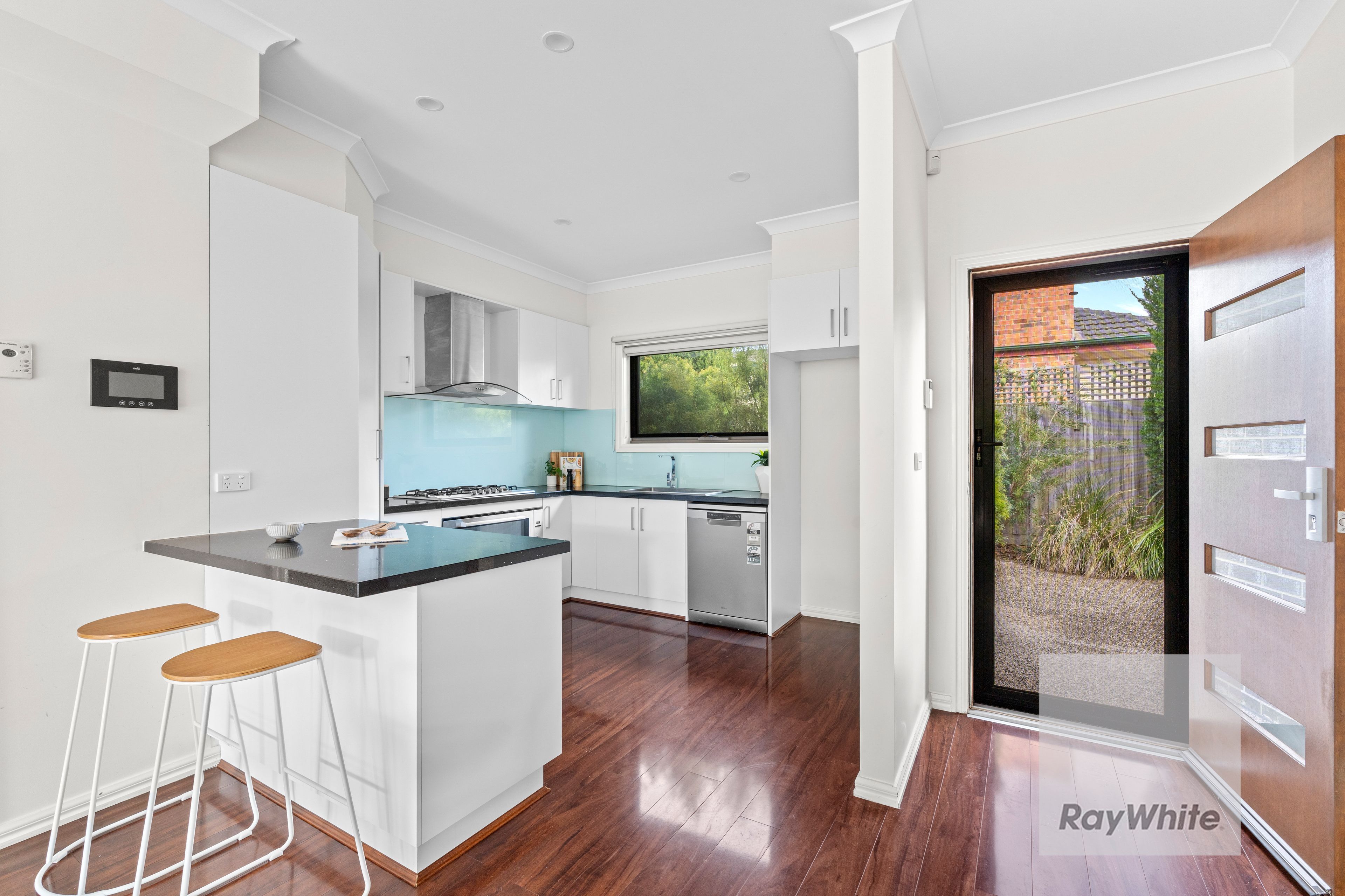 2/20 Lowell Avenue, Kingsbury, VIC 3083