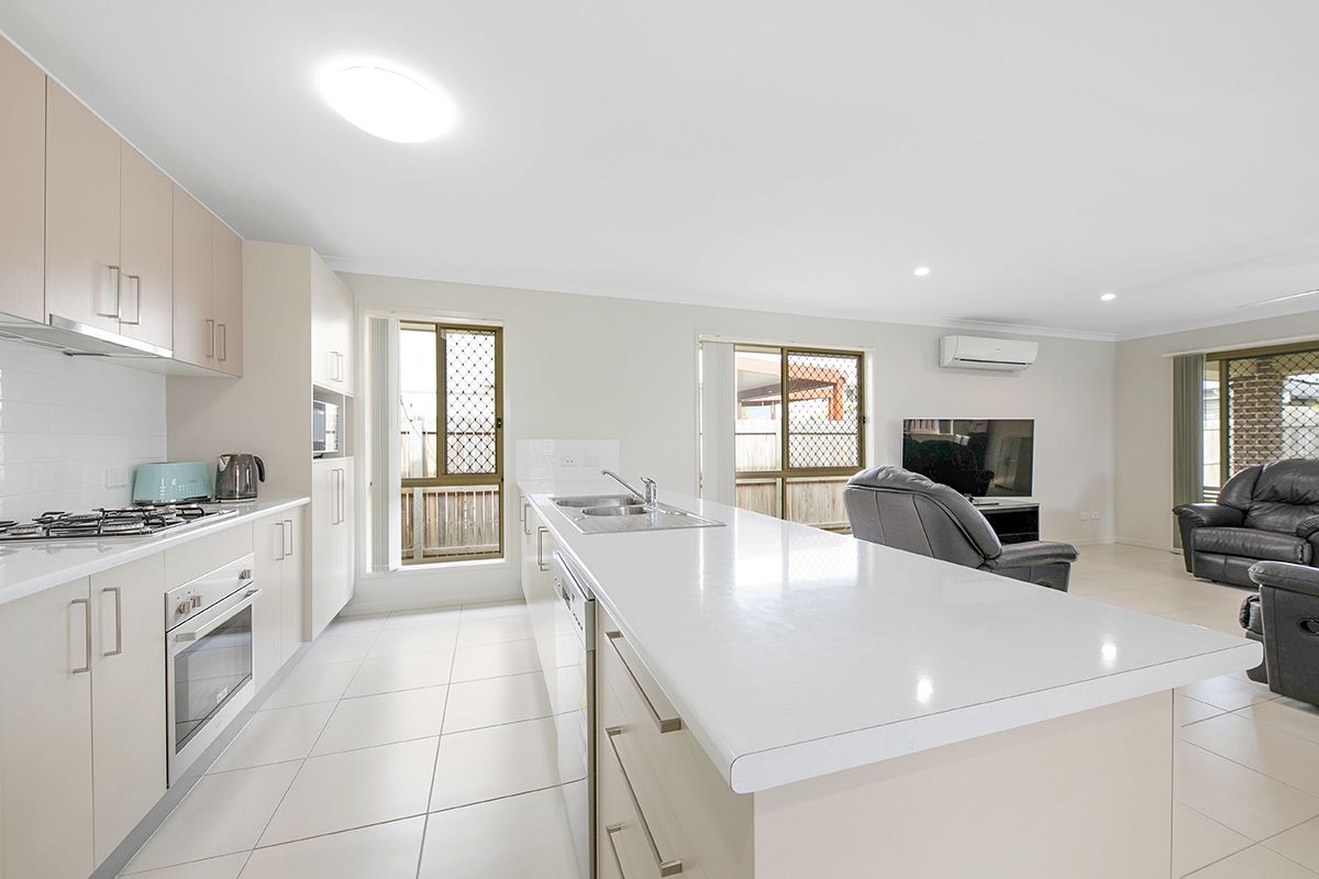 35 Finnegan Circuit, Oxley, QLD 4075