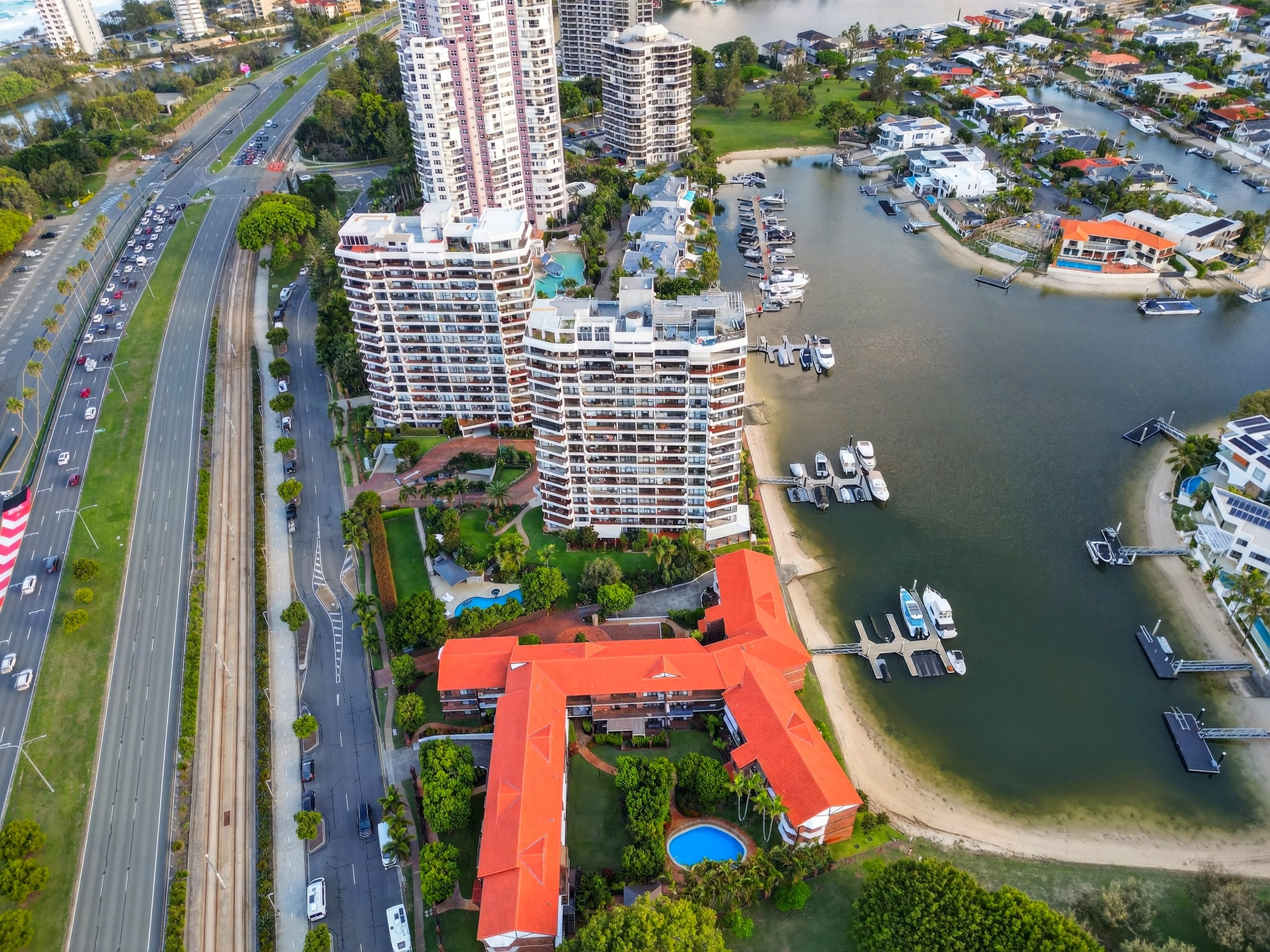 20/18 Commodore Drive, Surfers Paradise, QLD 4217