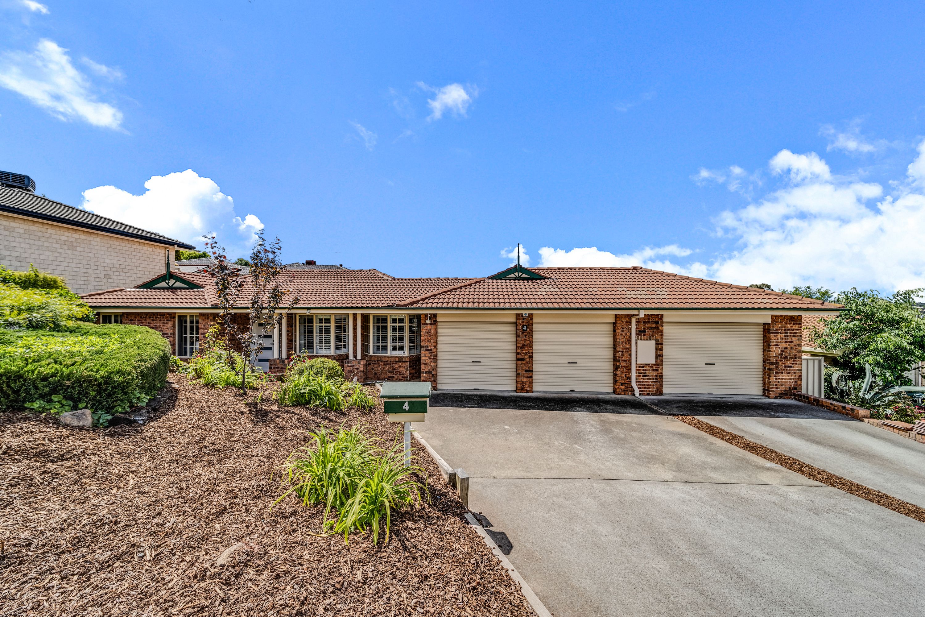 4 Slavin Place, Gordon ACT 2906