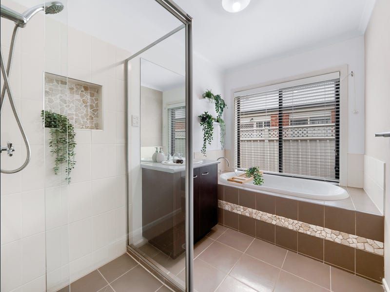 5 Thenford Close — photo 14 of 17