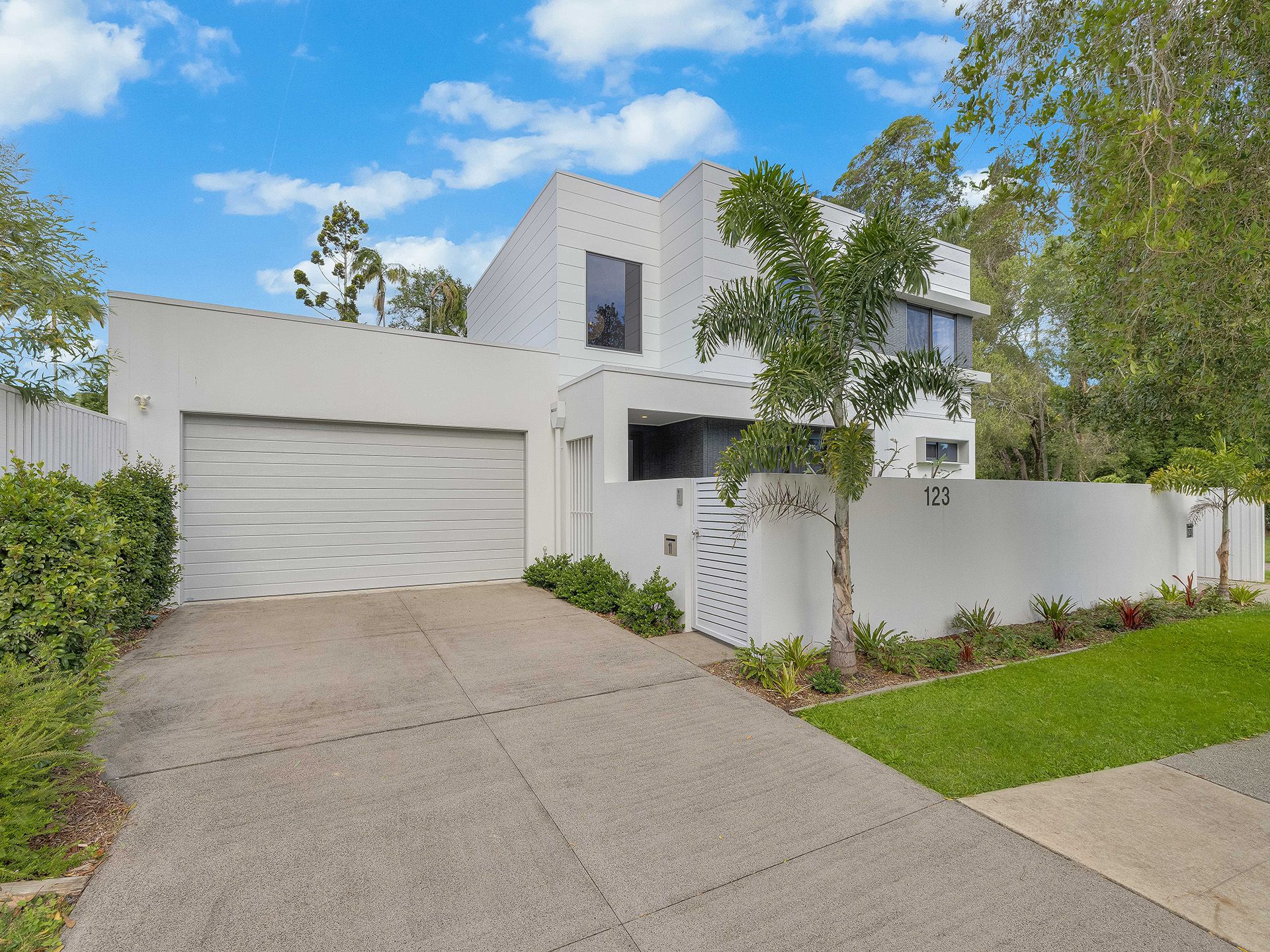 1/123 Karawatha Drive — photo 3 of 17