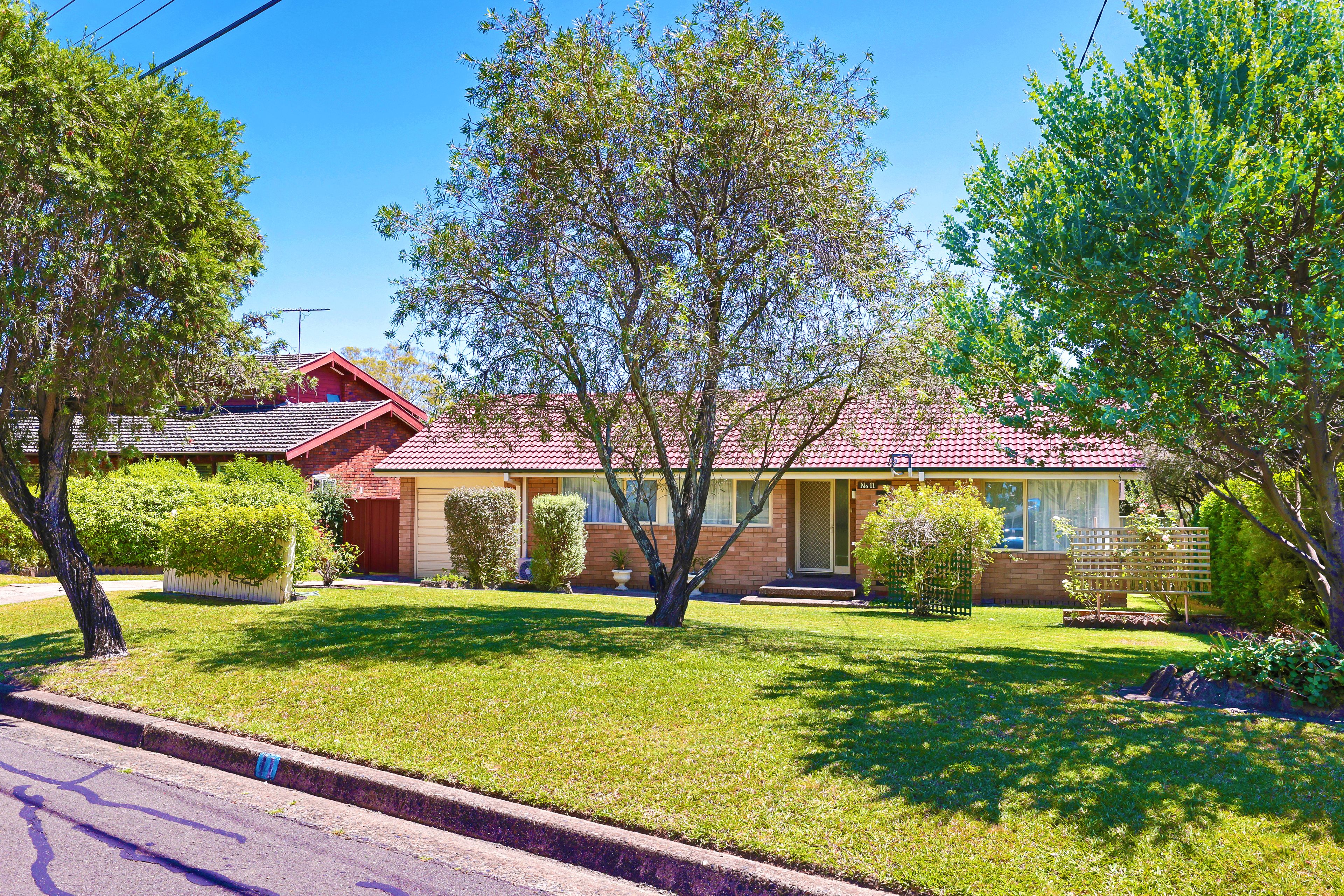 11 Hillview Avenue, South Penrith, NSW 2750