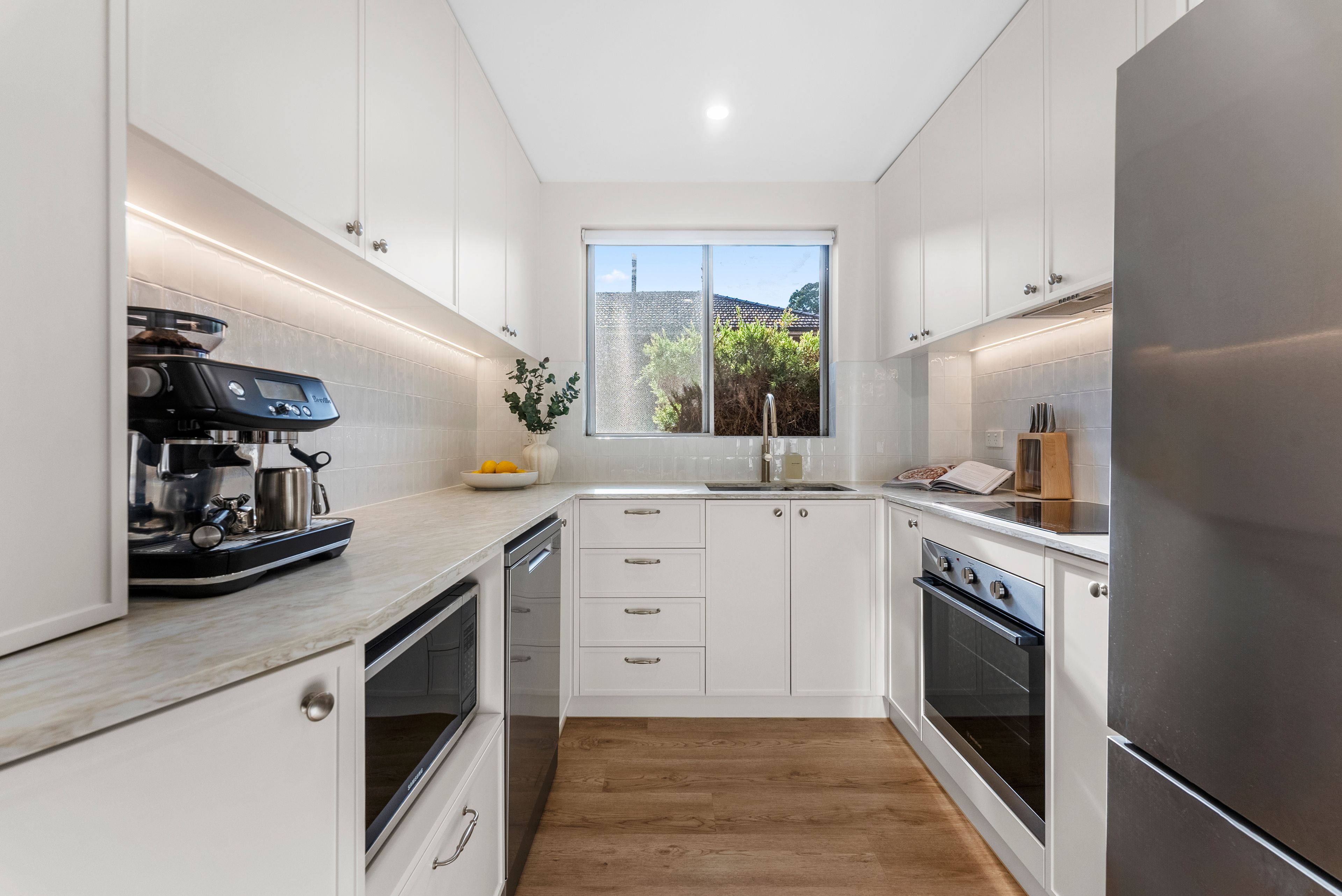 3/2 Corby Avenue — photo 4 of 20