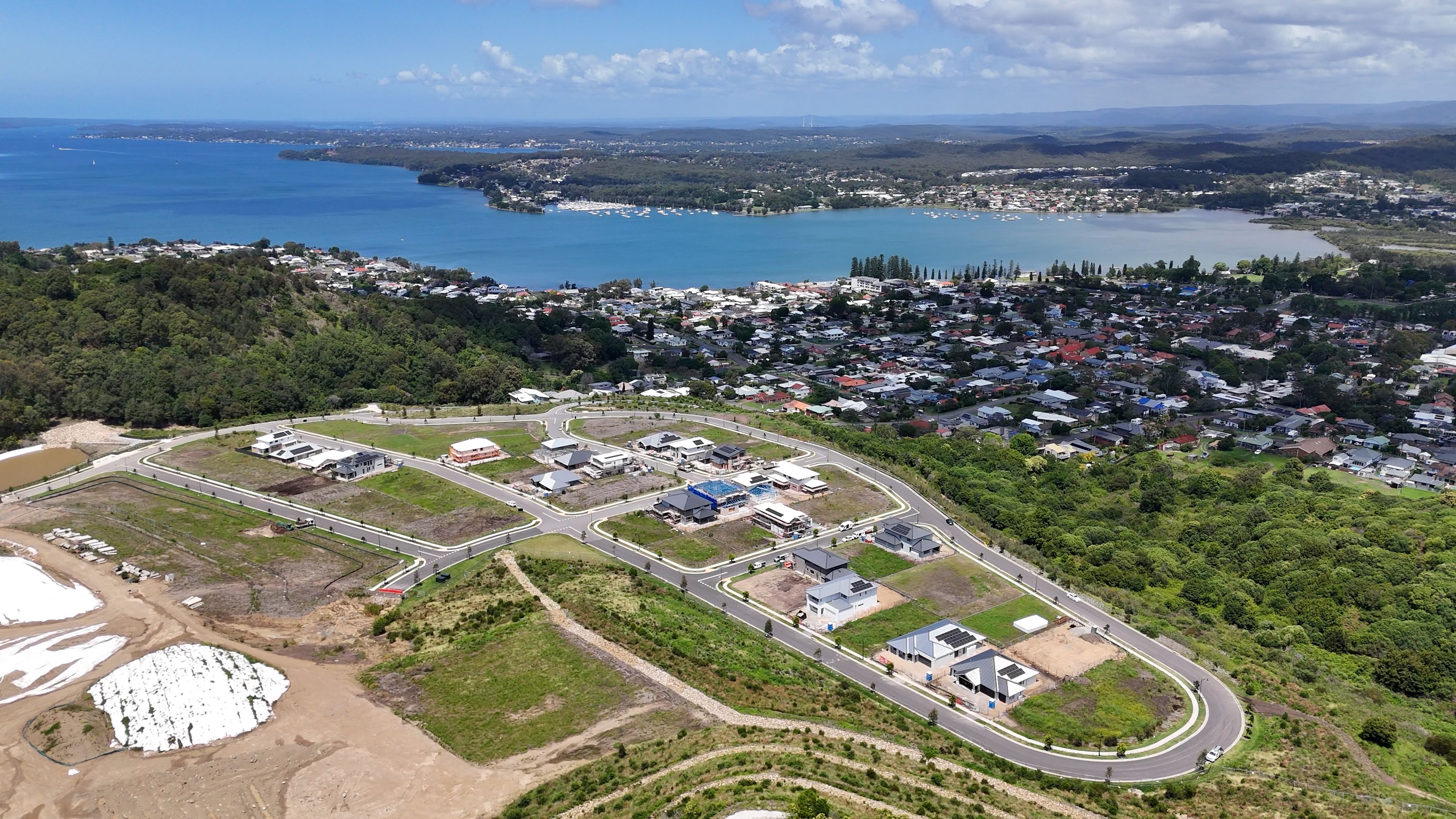 11 Bindalang Circuit , Speers Point NSW 2284