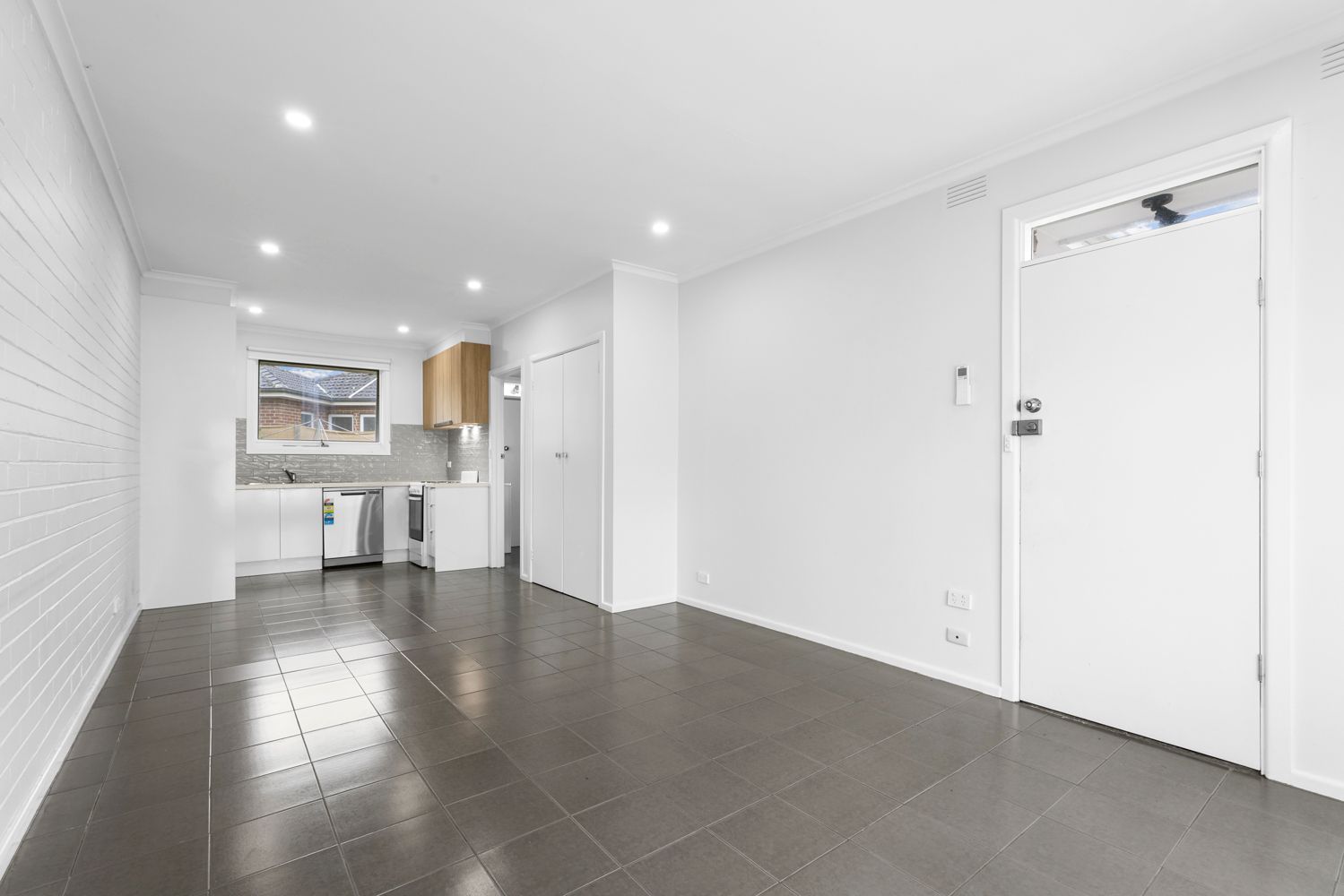 2/87 Ellendale Road — photo 4 of 5