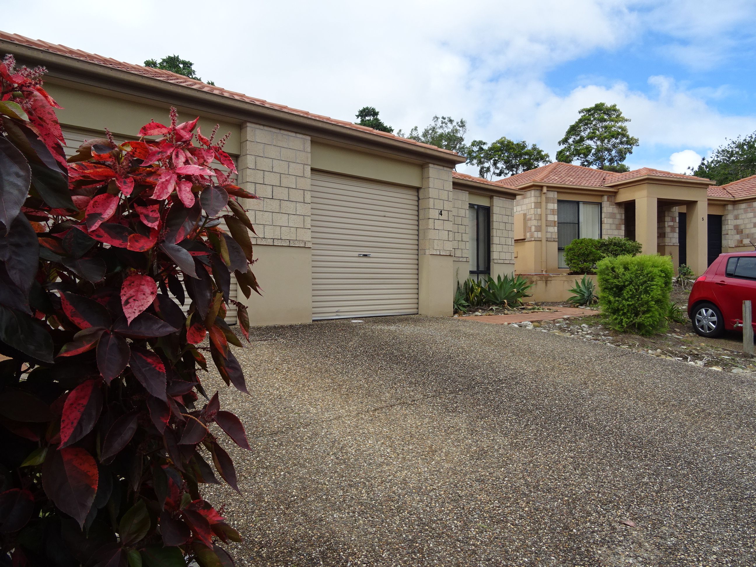 4/24 Amsonia Court, Arundel, QLD 4214