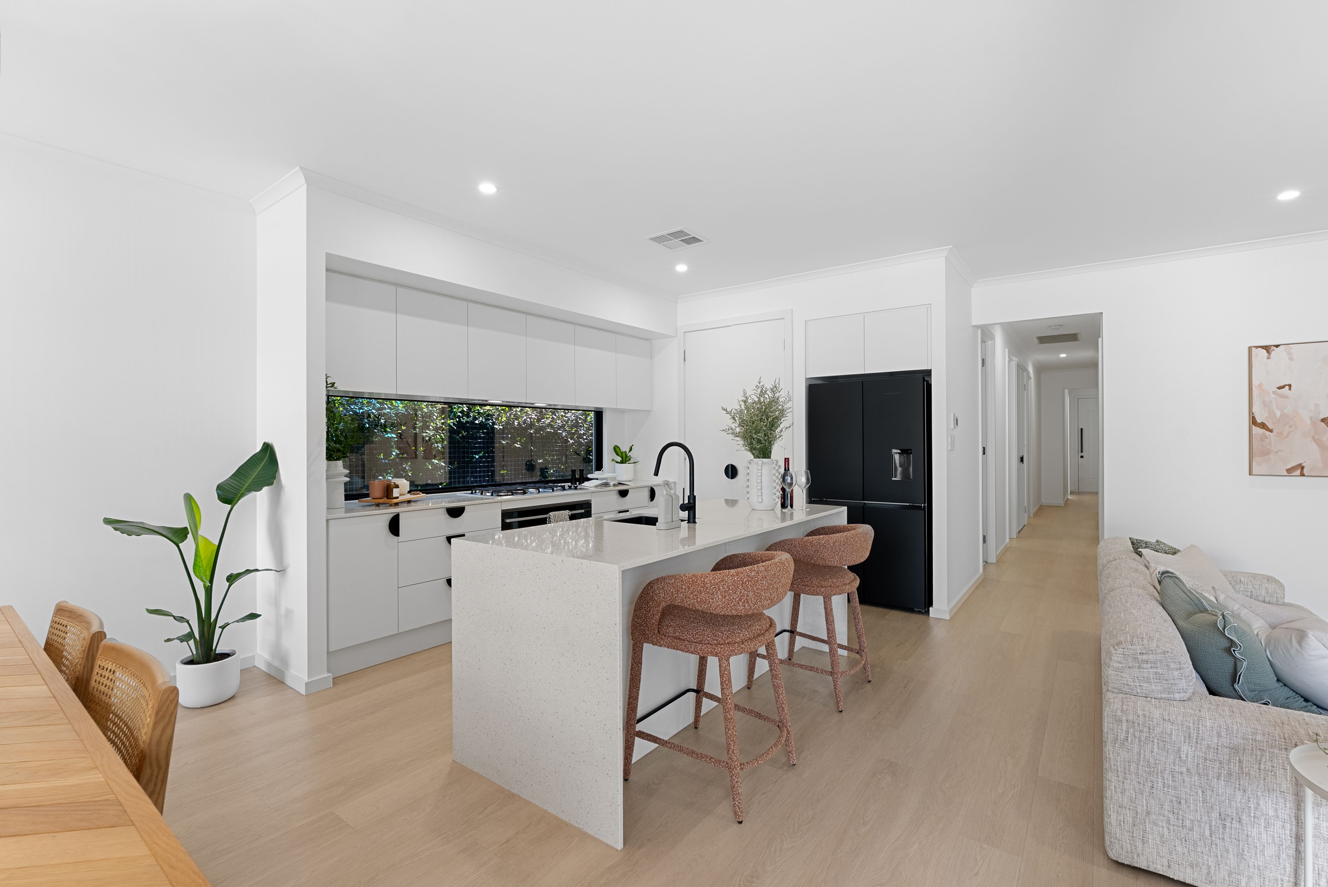 8A Frontenac Avenue — photo 5 of 21