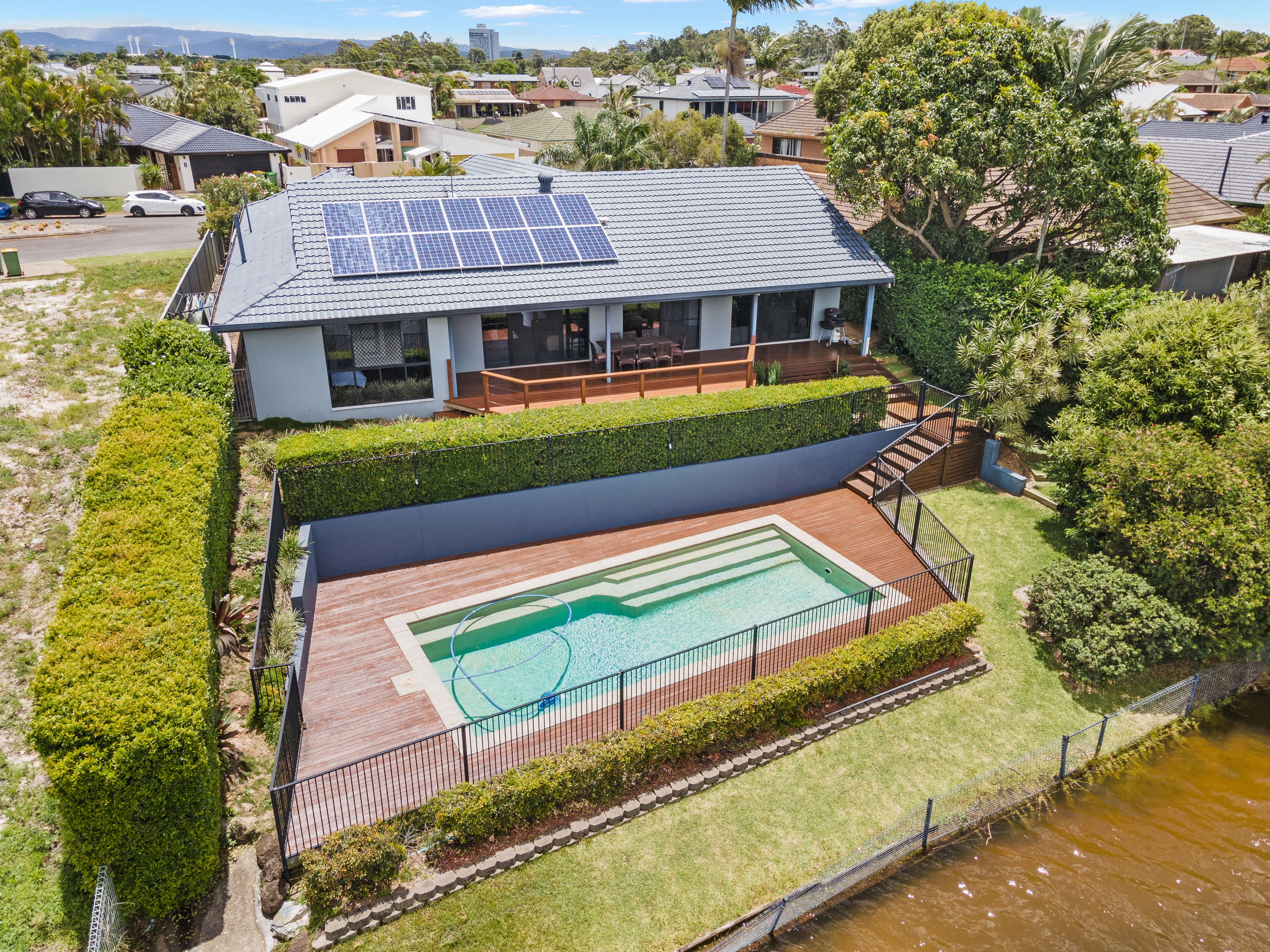 7 De Haviland Avenue, Benowa, QLD 4217