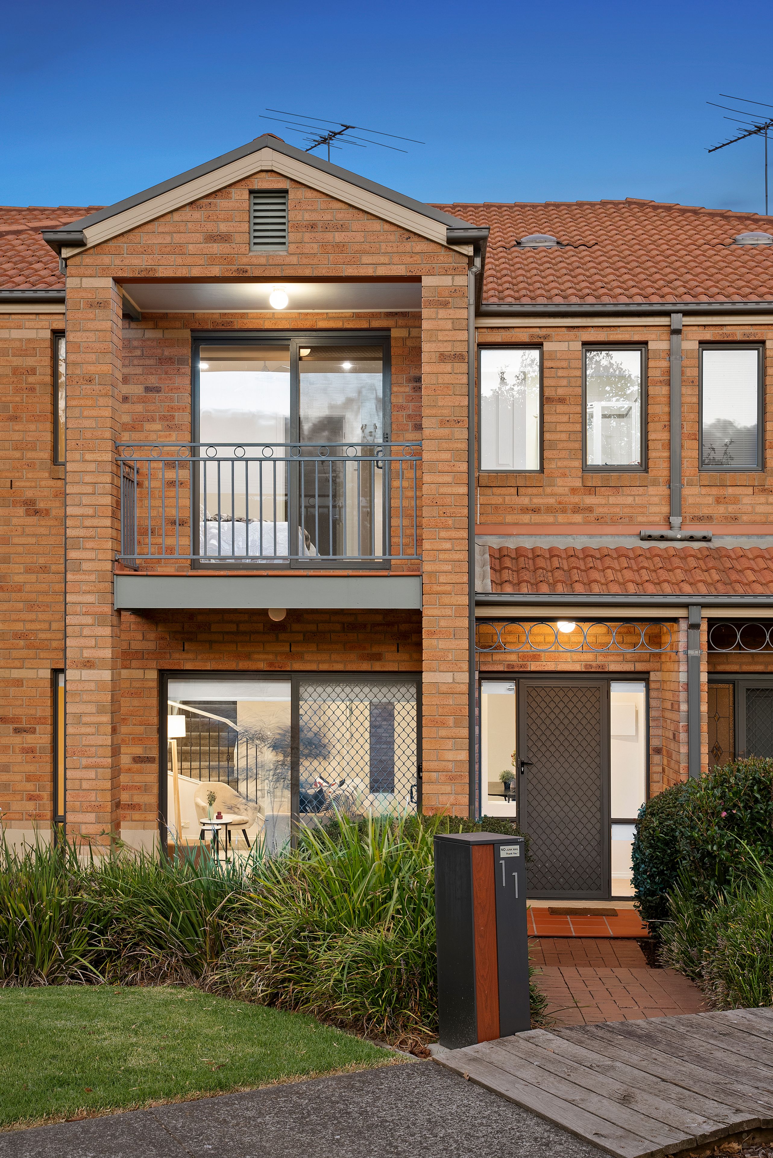 11 Houghton Drive, Ferntree Gully, VIC 3156