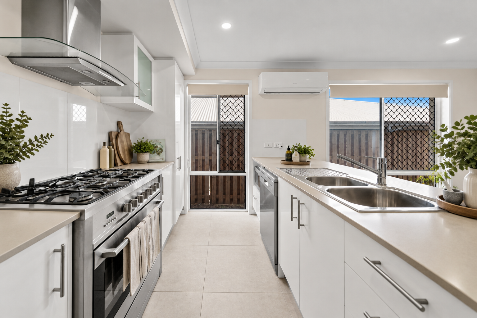 6 Gibson Street — photo 4 of 18