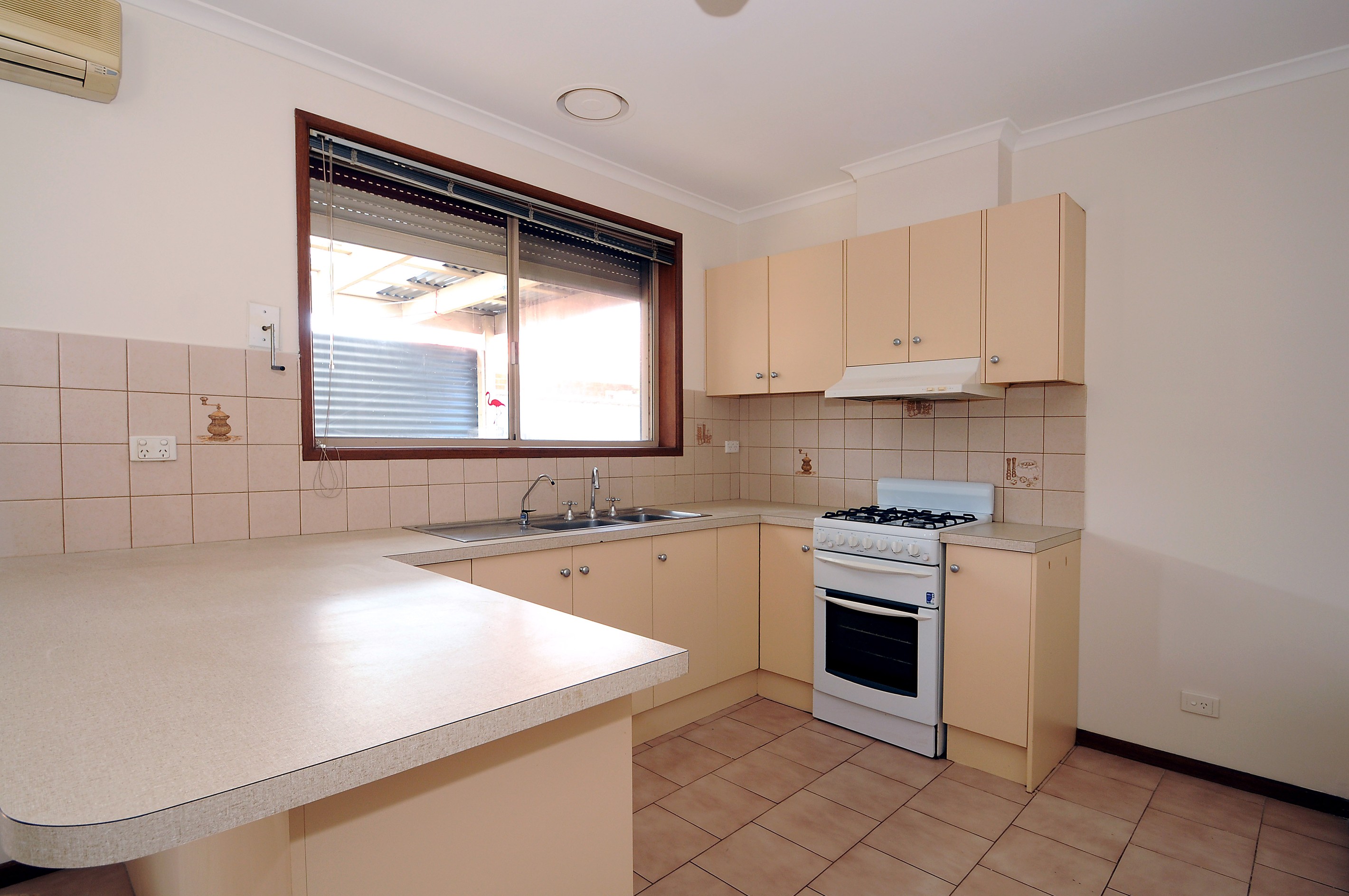 2/96 Ross Street, Dandenong, VIC 3175