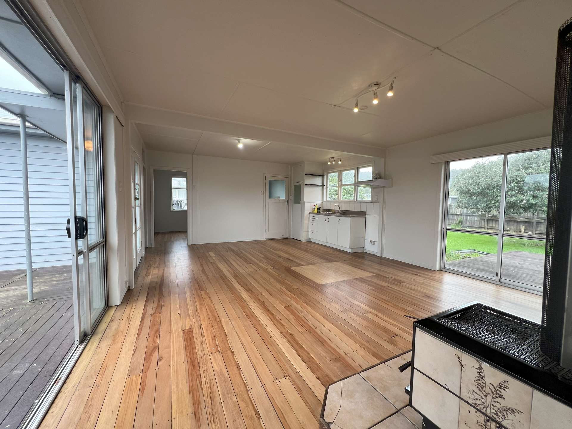 43 Mason Avenue photo 6