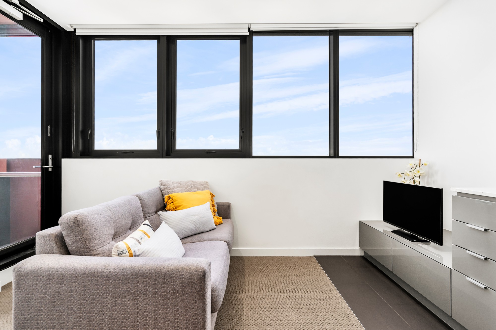 2401/555 Swanston Street, Carlton, VIC 3053