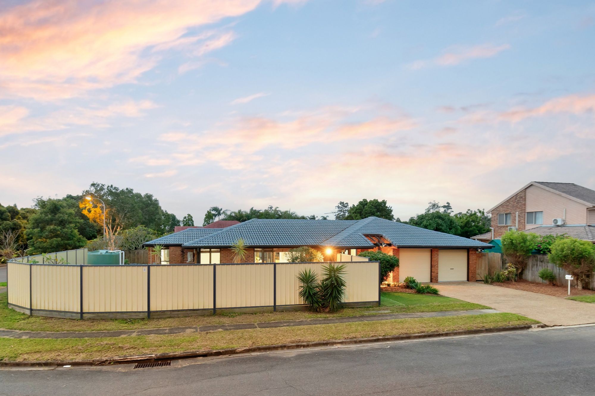 2 Dellforest Drive, Calamvale, QLD 4116