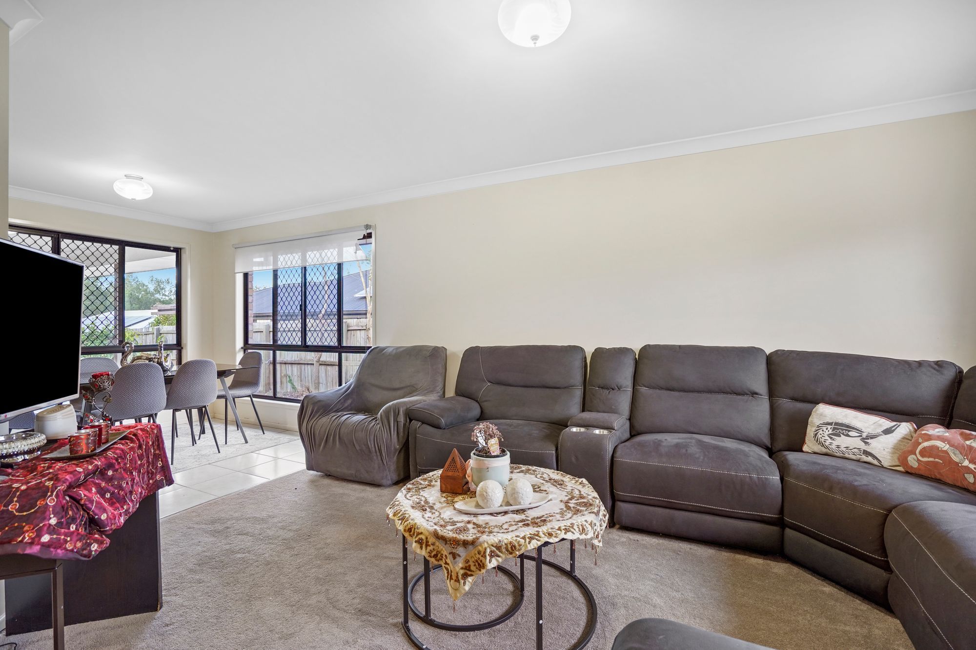 127 Currajong Place — photo 5 of 15