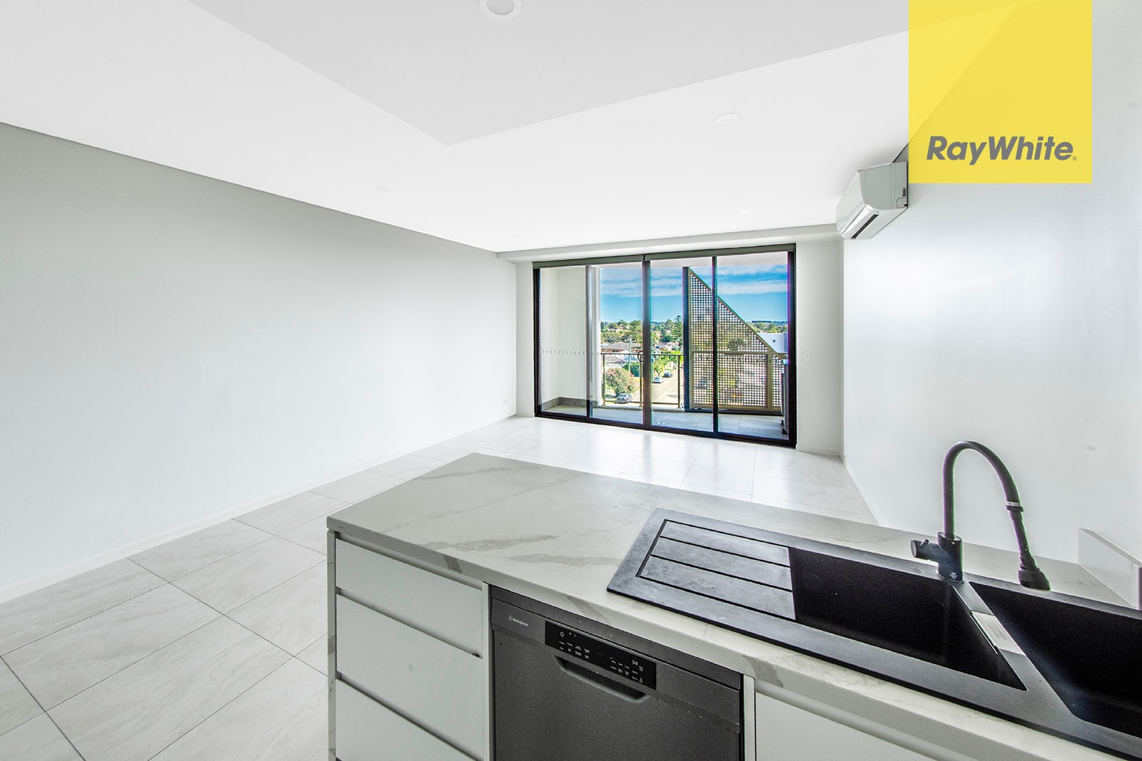 A304/147 Great Western Highway, Mays Hill, NSW 2145