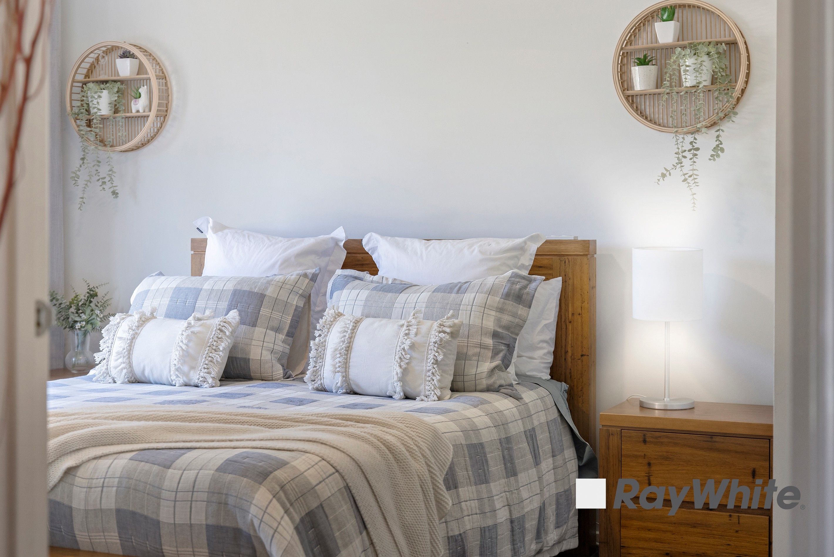 38 Falabela Road, Clyde North, VIC 3978