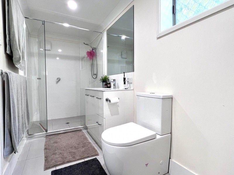 137 Mount Gravatt Capalaba Road — photo 10 of 11