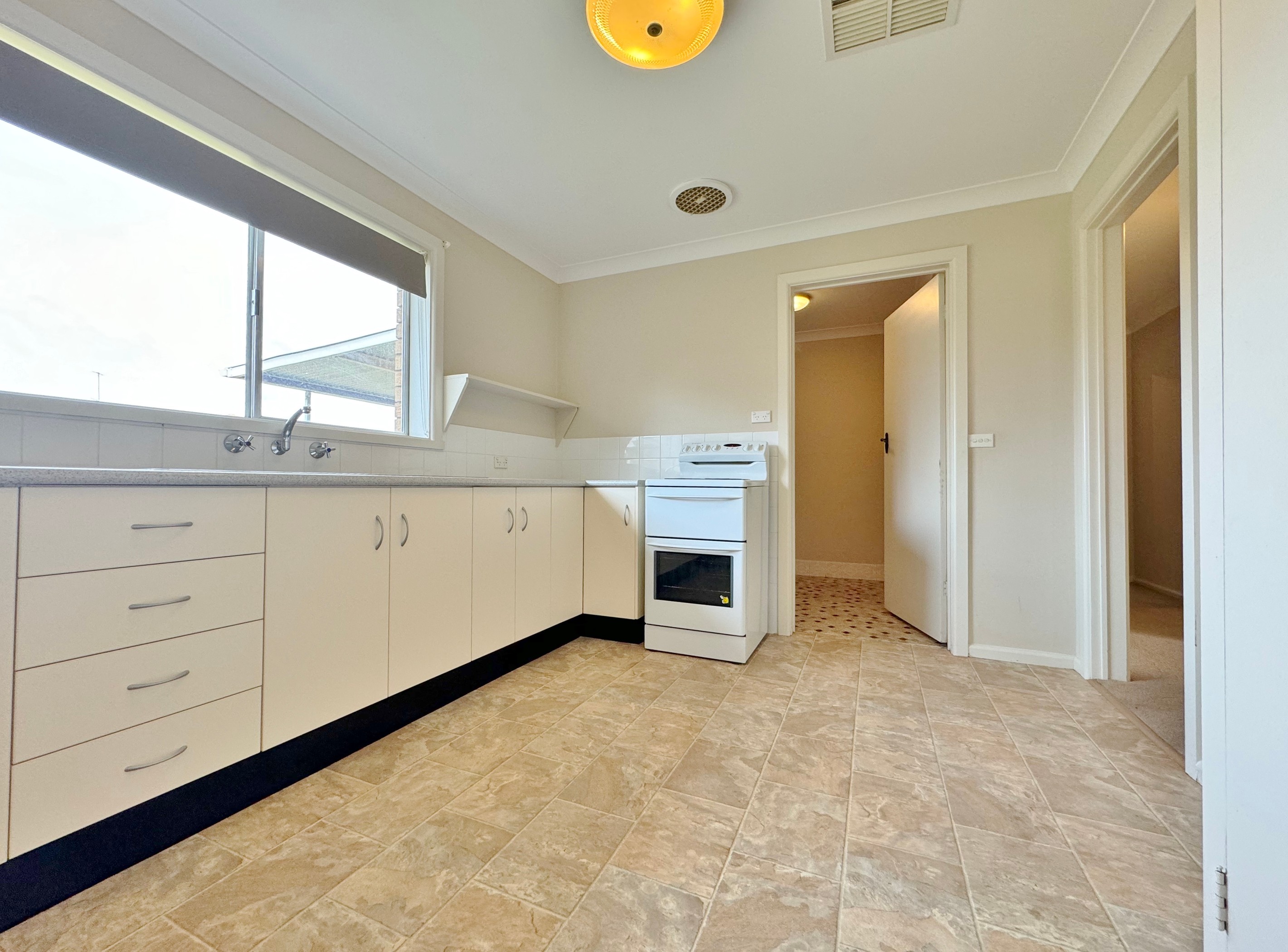 92 Edwards Street, Young, NSW 2594