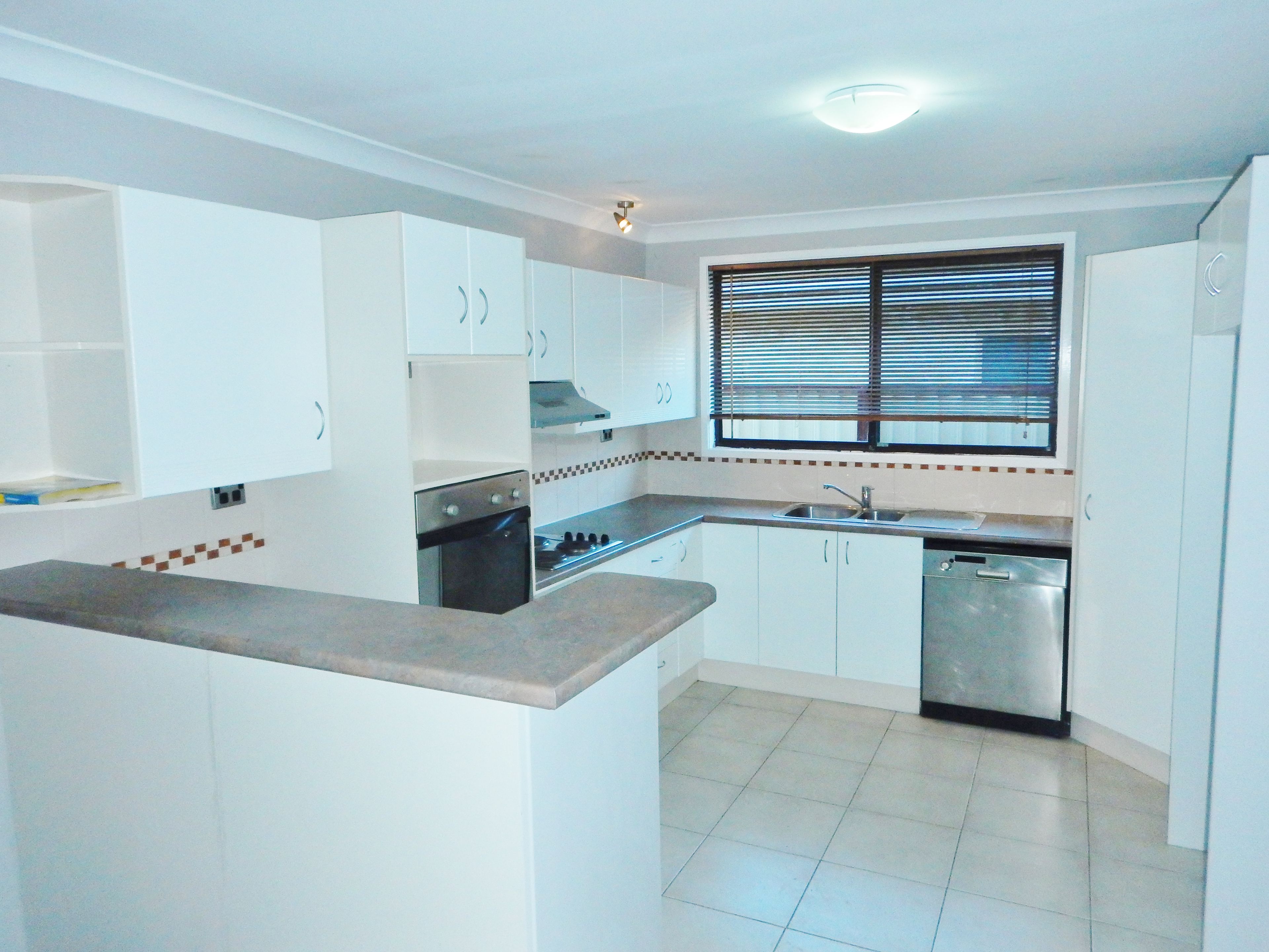 18 Suncrest Parade, Gorokan, NSW 2263