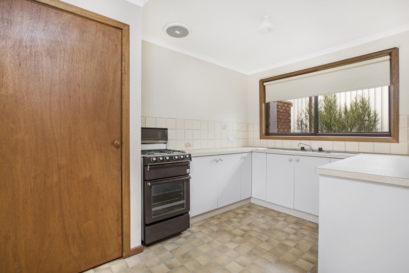 2/508 Sherrard Street, Black Hill, VIC 3350